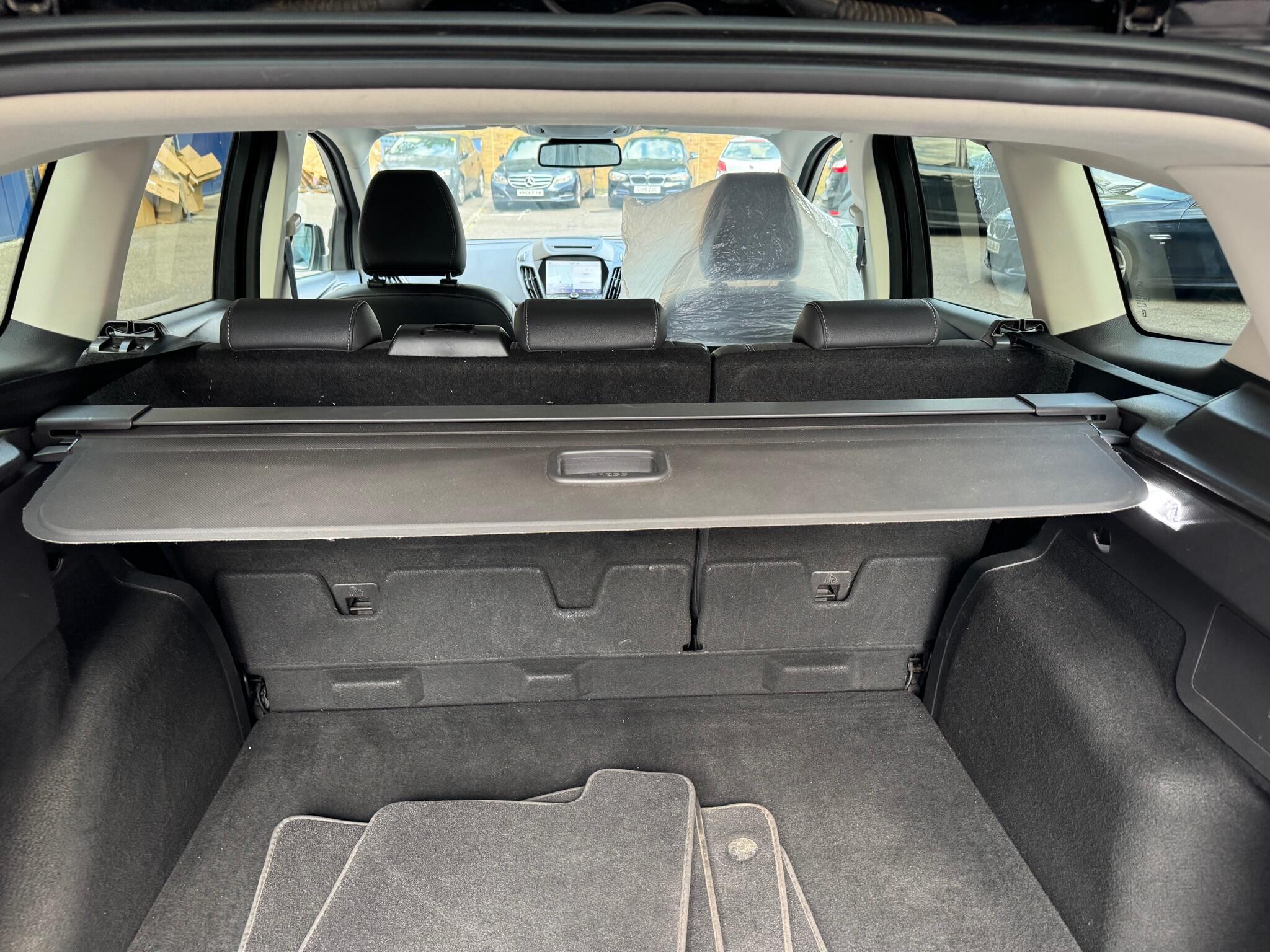 Ford Kuga view 24