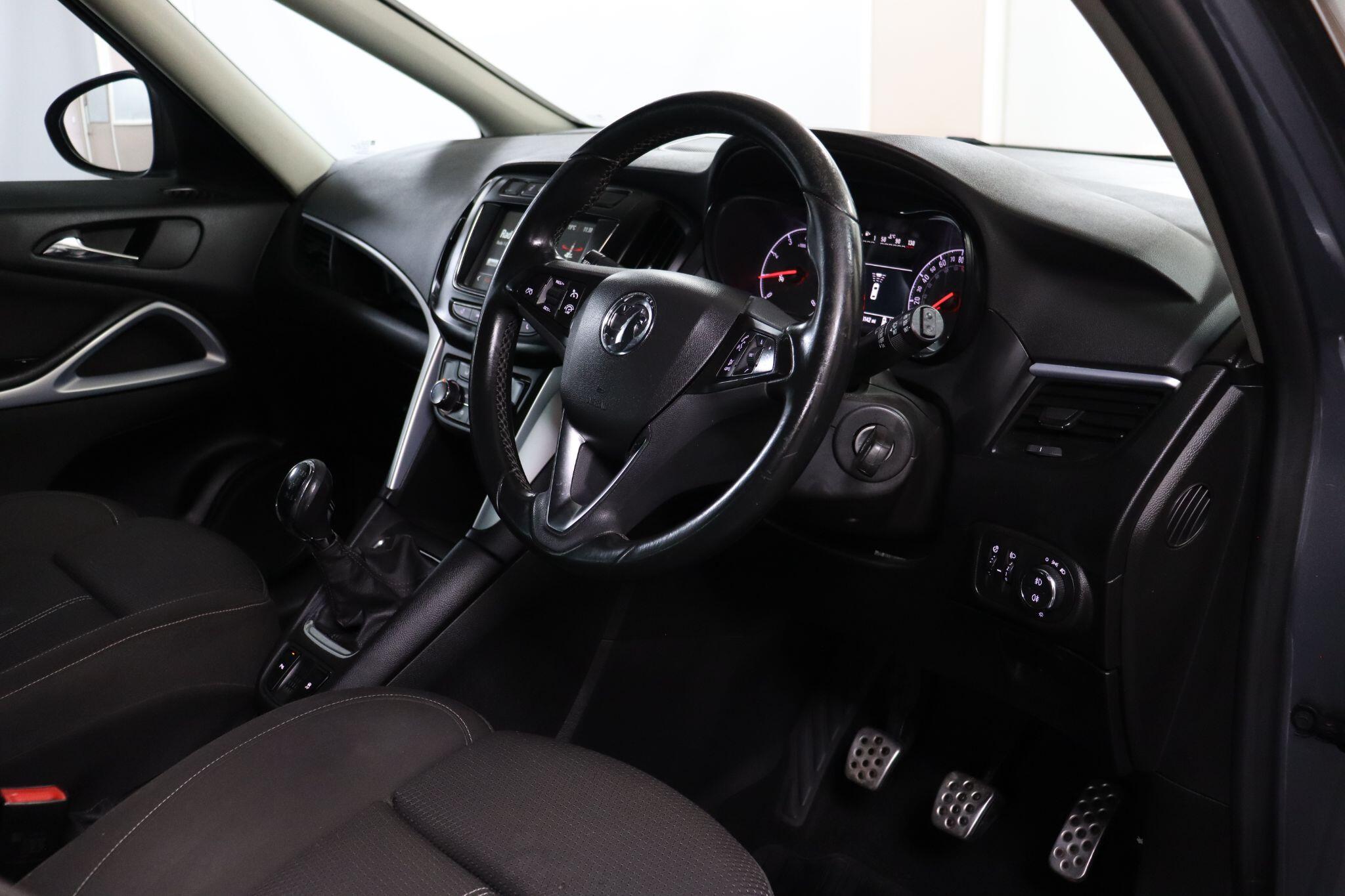 Vauxhall Zafira Tourer view 5