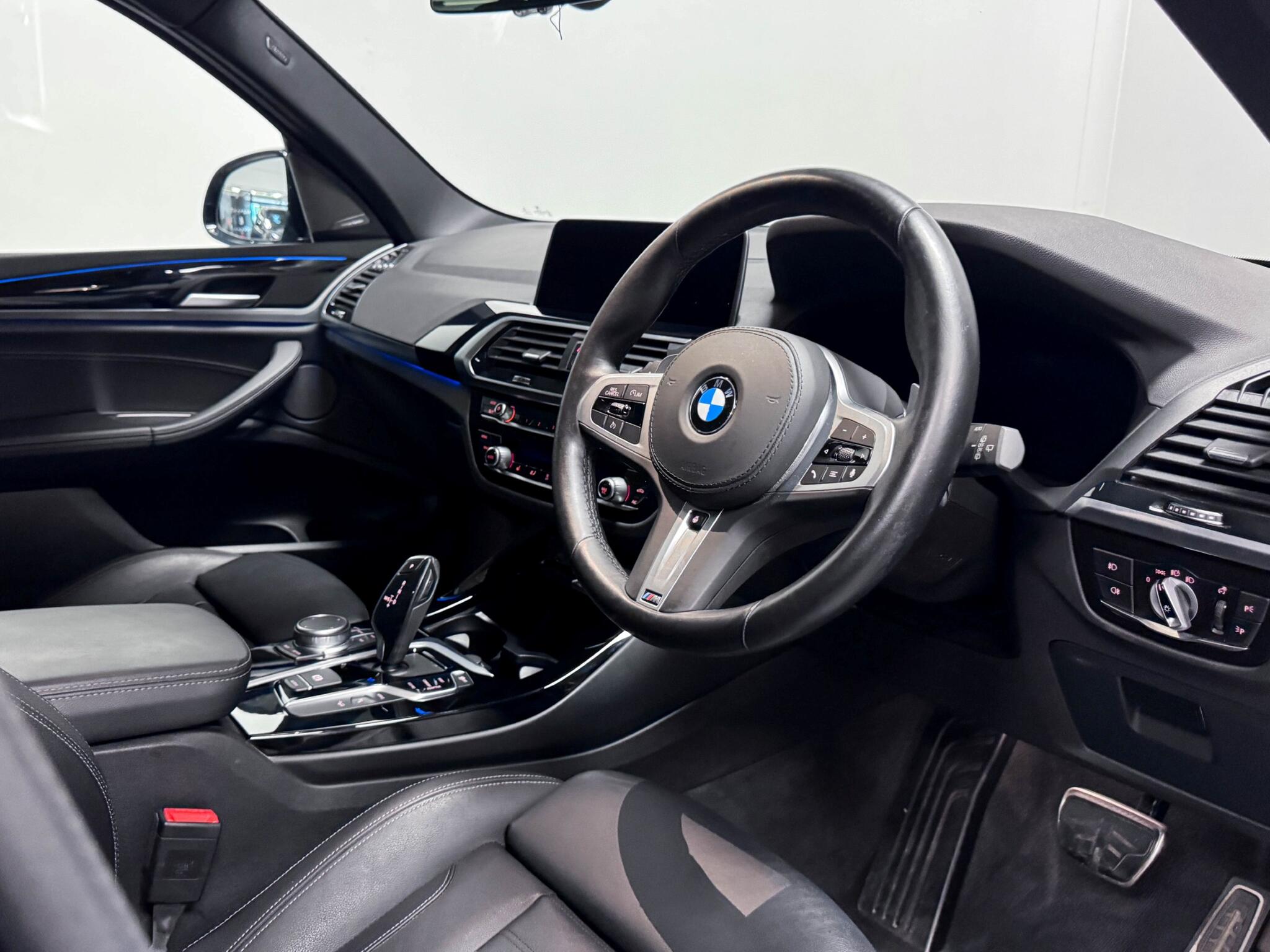 BMW X3 view 24