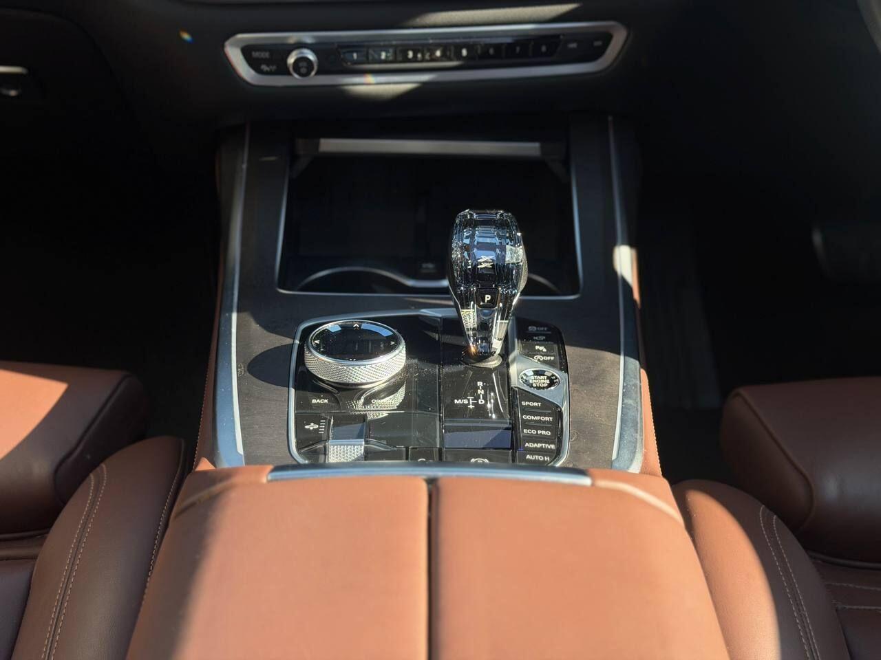 BMW X7 view 32