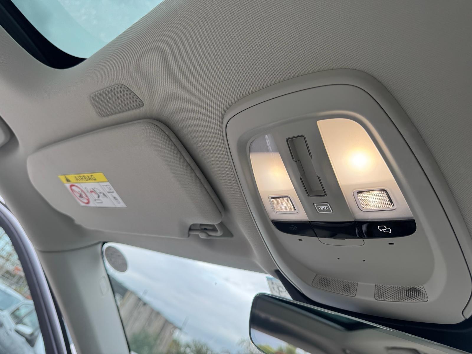 Volvo XC90 view 38
