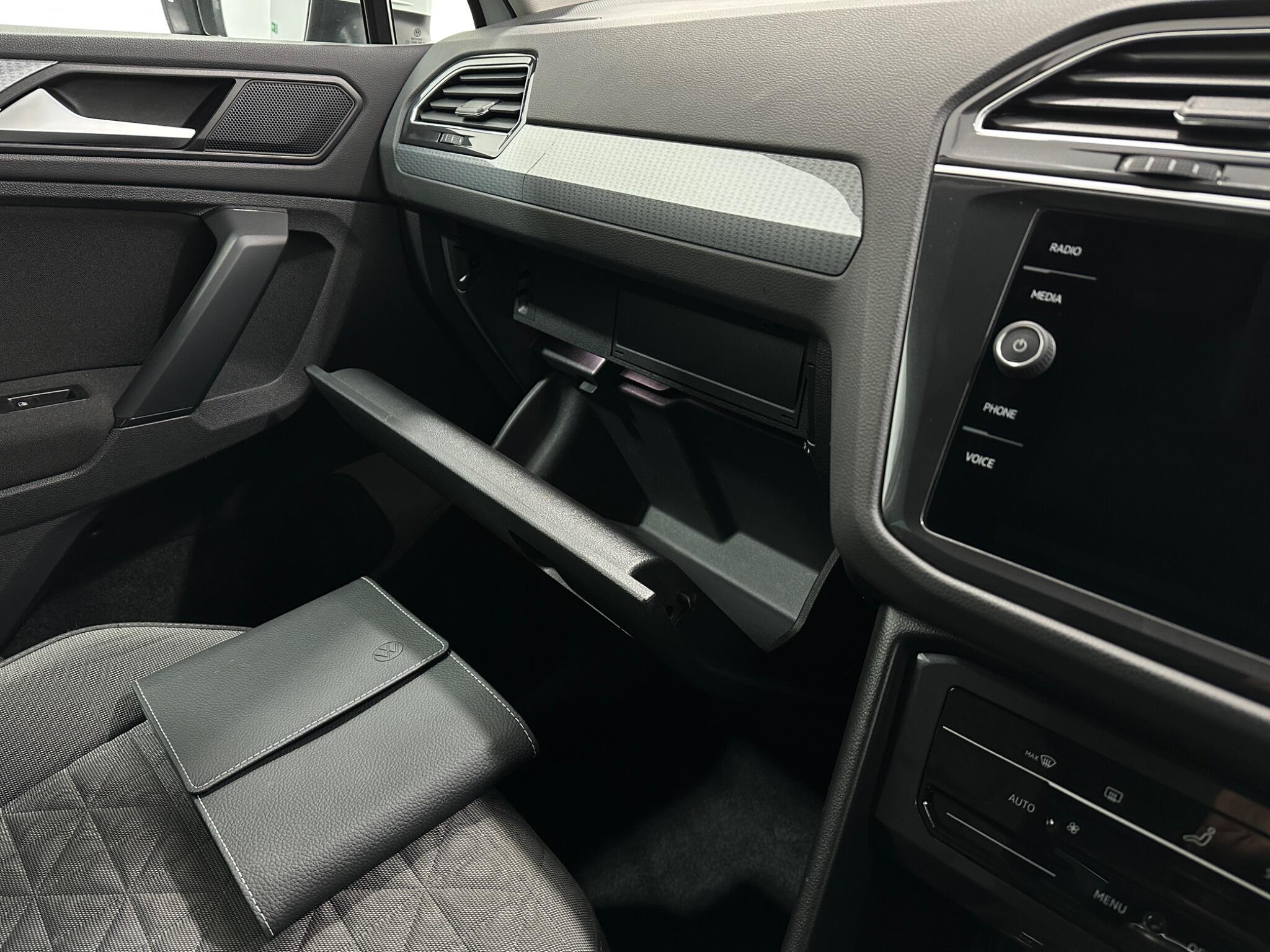 Volkswagen Tiguan view 26