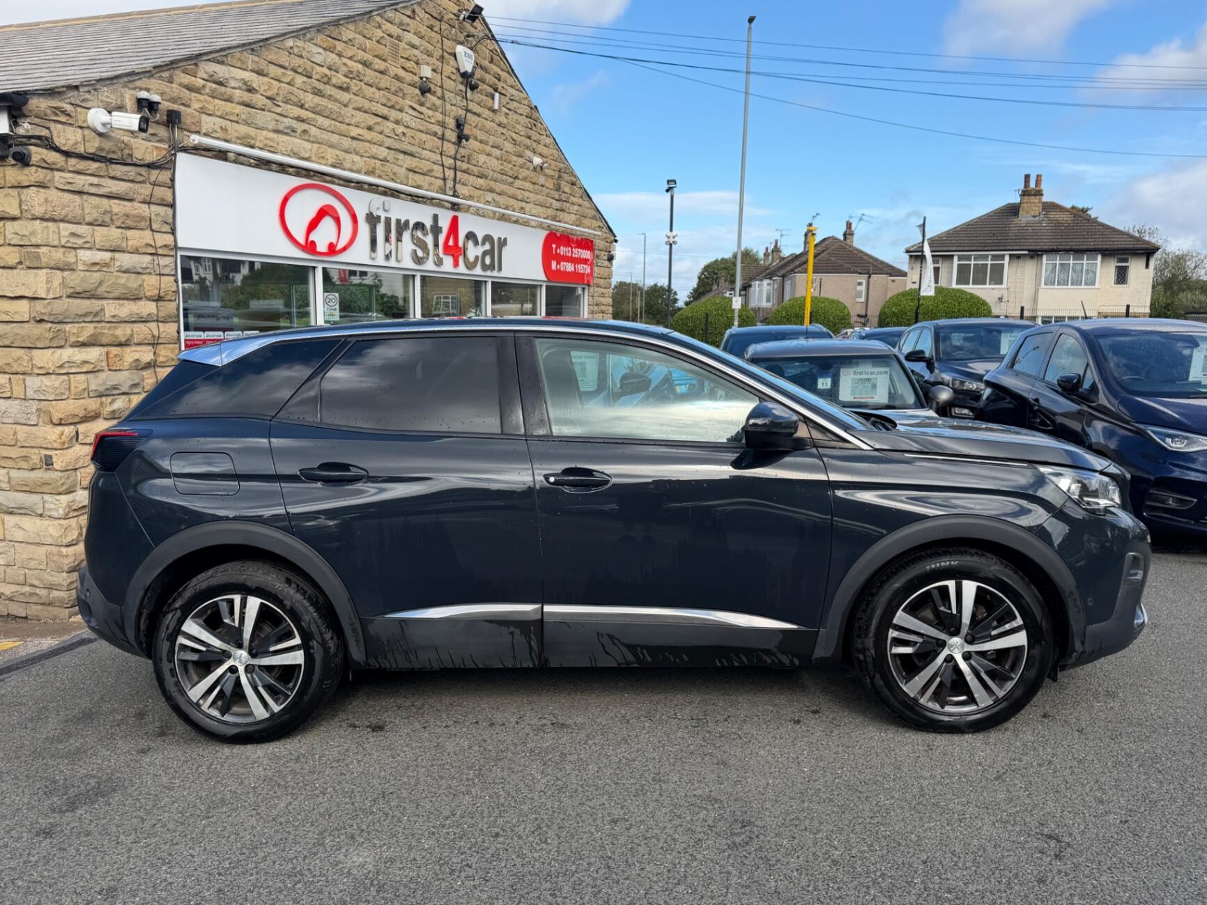 Peugeot 3008 view 9
