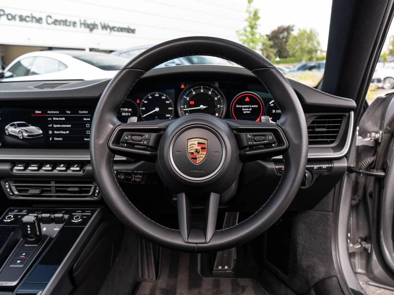 Porsche 911 view 19