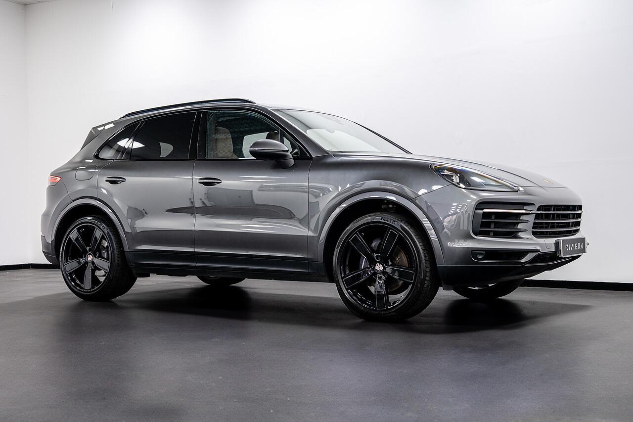 Porsche Cayenne view 30