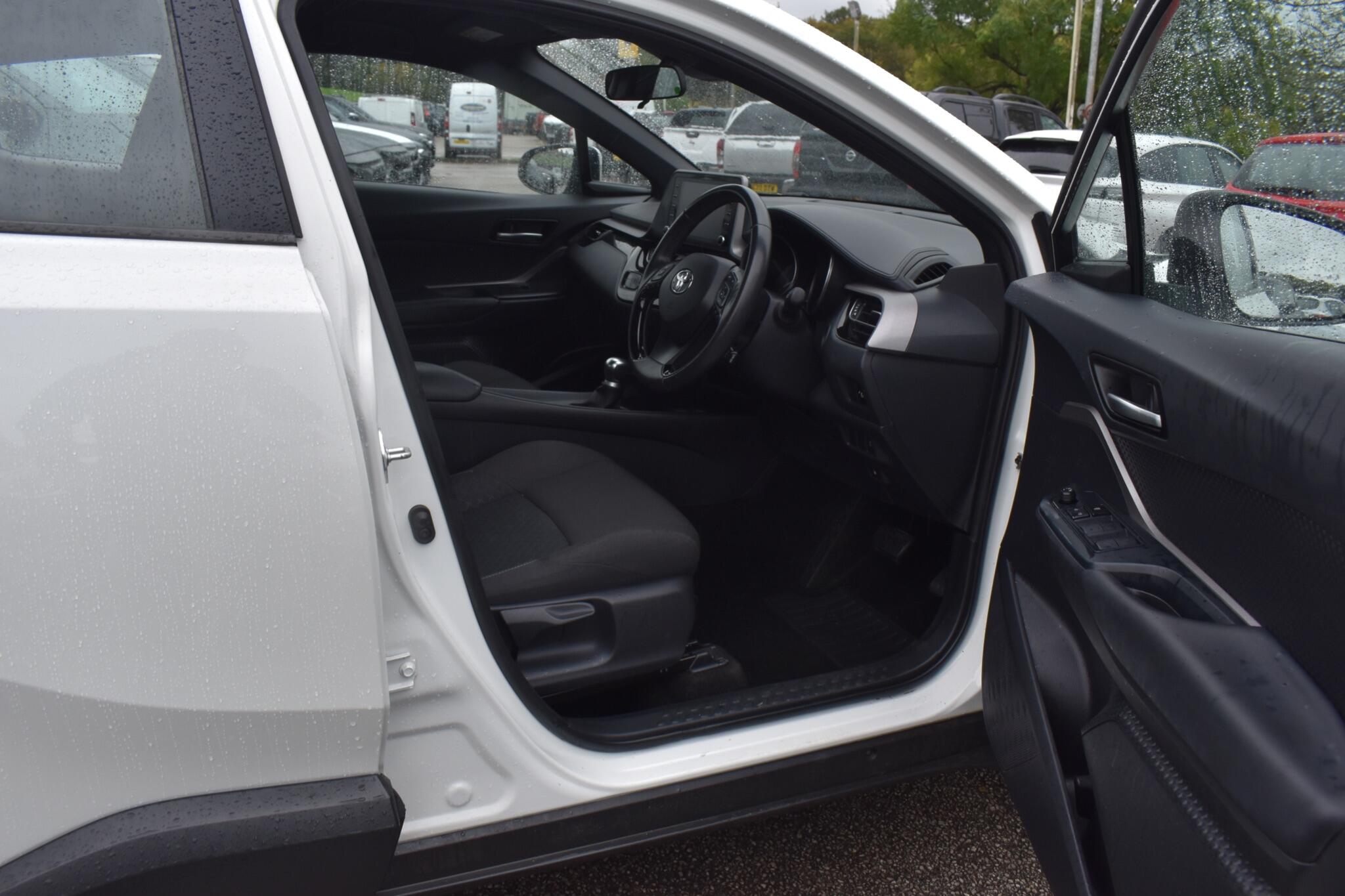 C-HR - 1.8 VVT-h Icon CVT Euro 6 (s/s) 5dr - Image 8