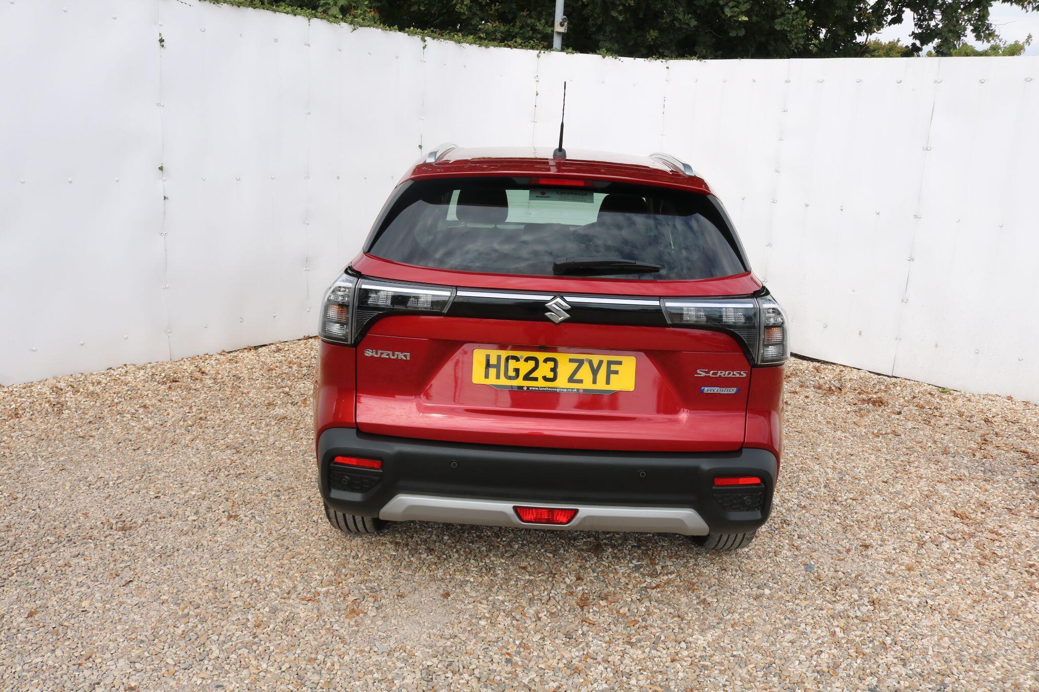 Suzuki S-Cross view 16