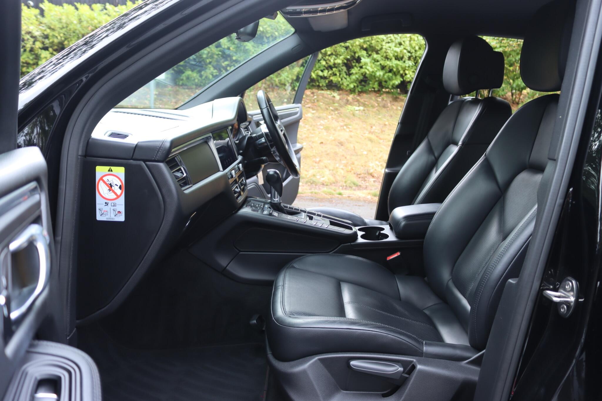 Porsche Macan view 6