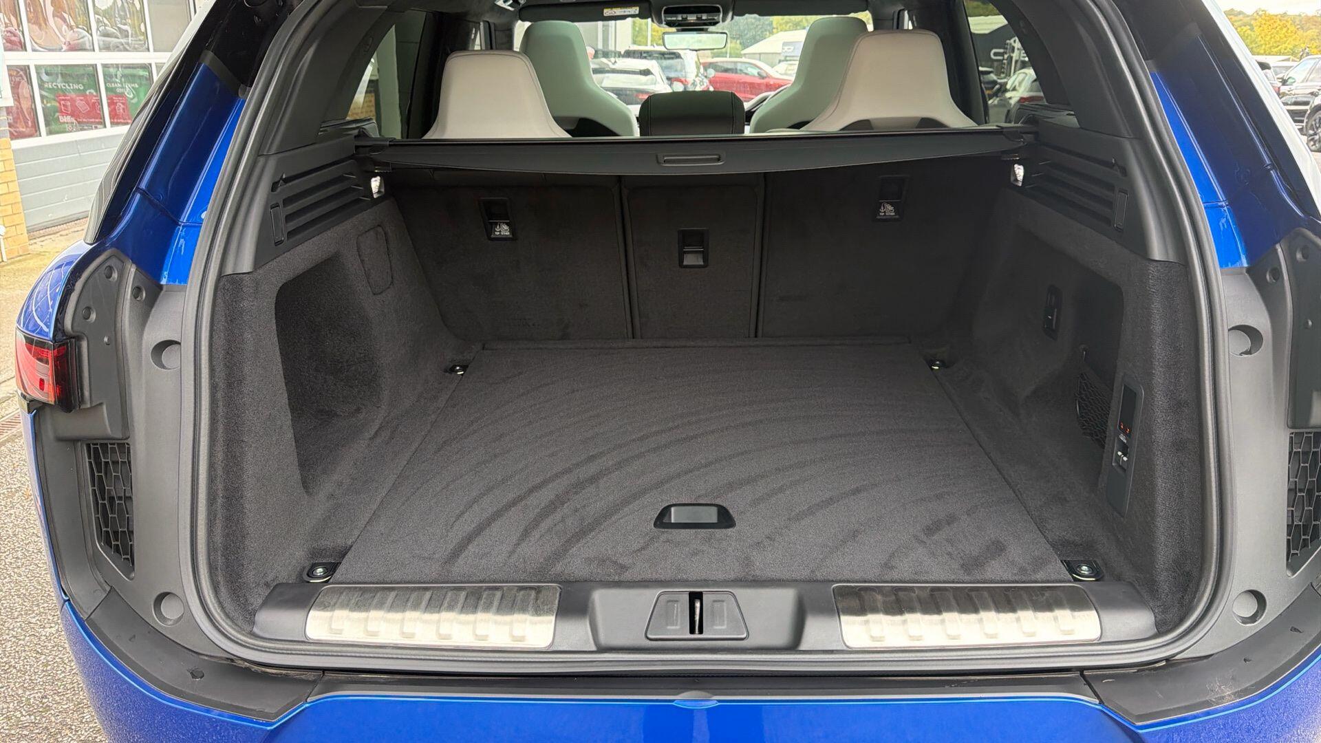 Land Rover Range Rover Sport view 27