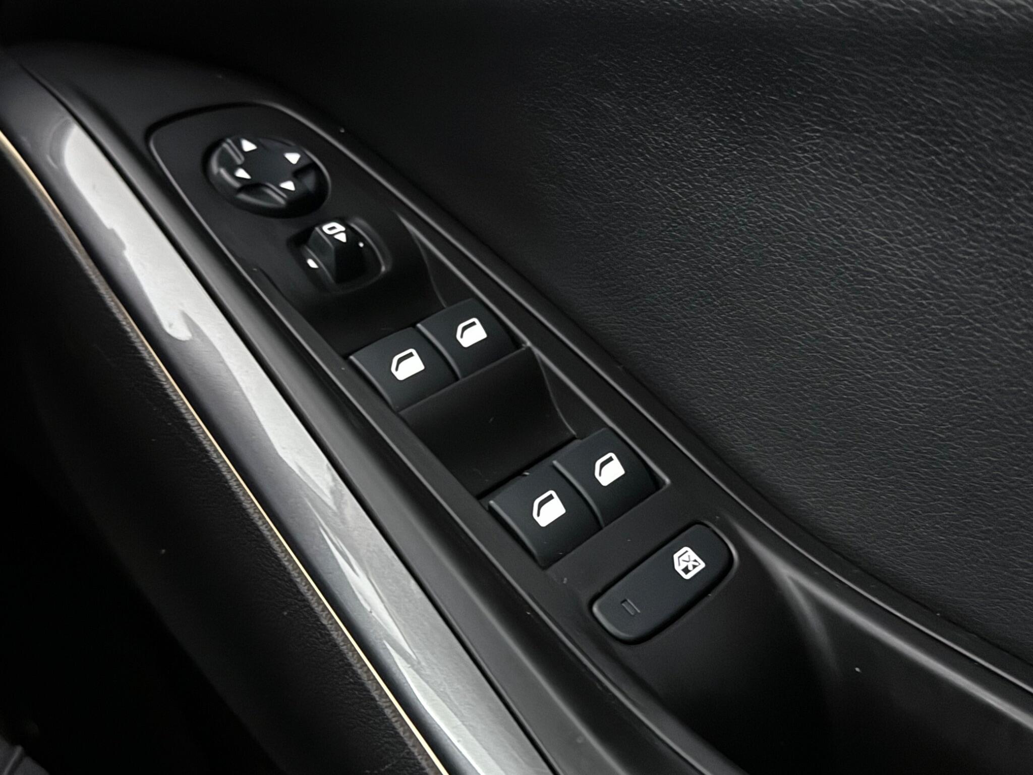 Vauxhall Grandland X view 18