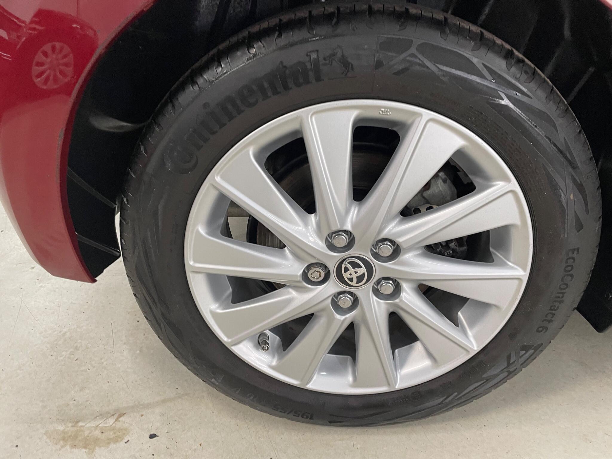 Toyota Yaris view 32