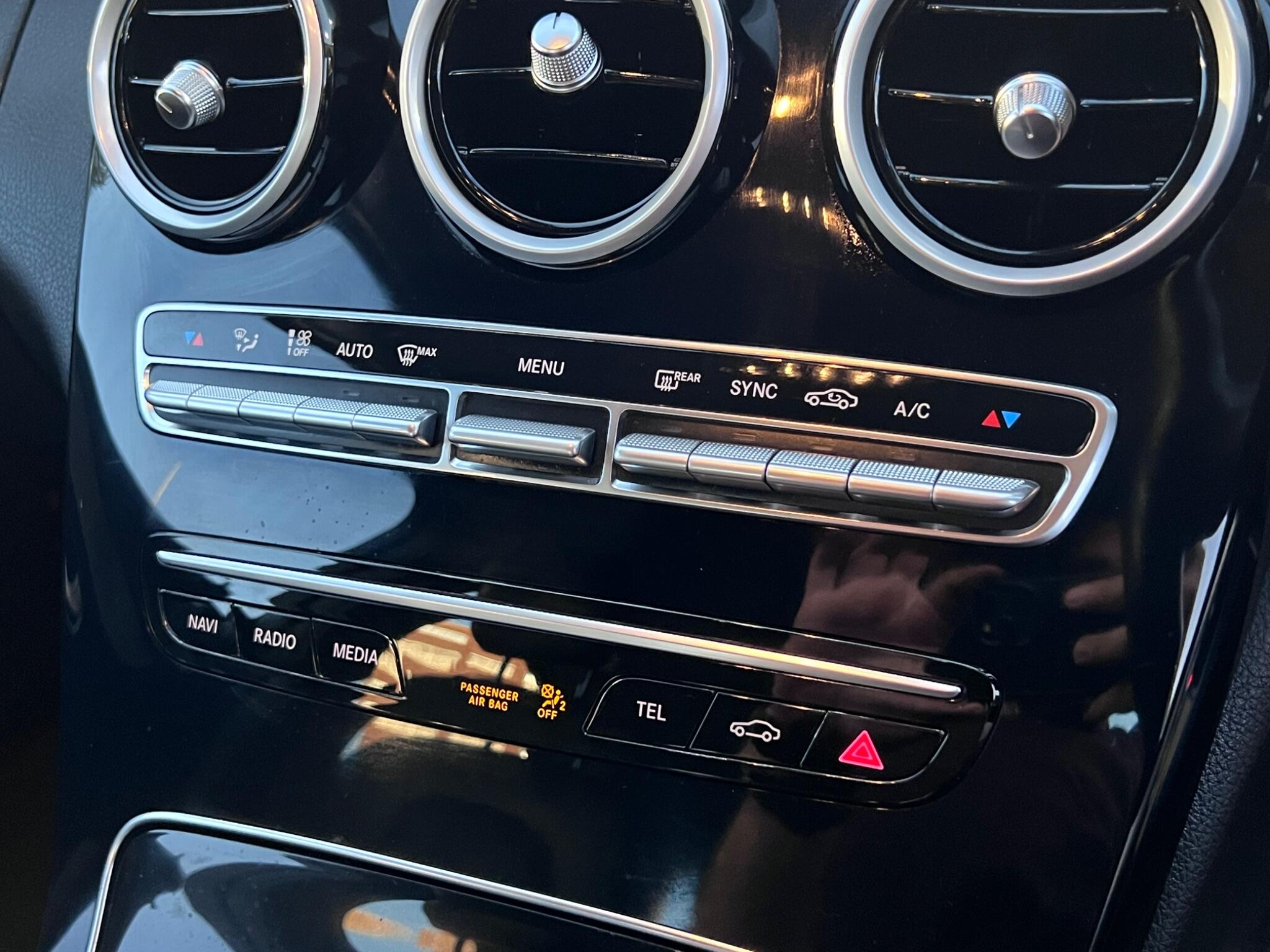 Mercedes-Benz C Class view 25