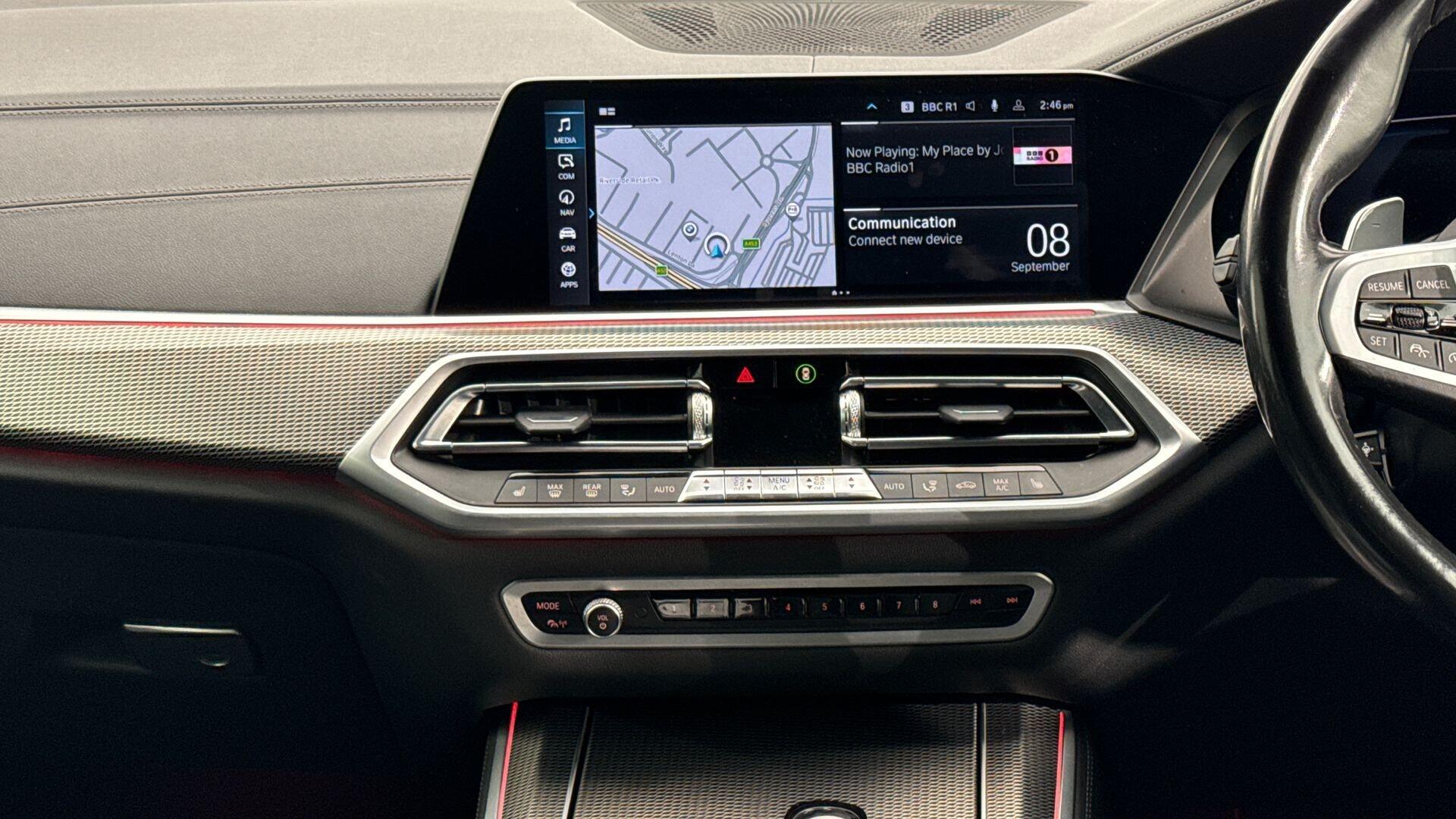 BMW X5 view 8