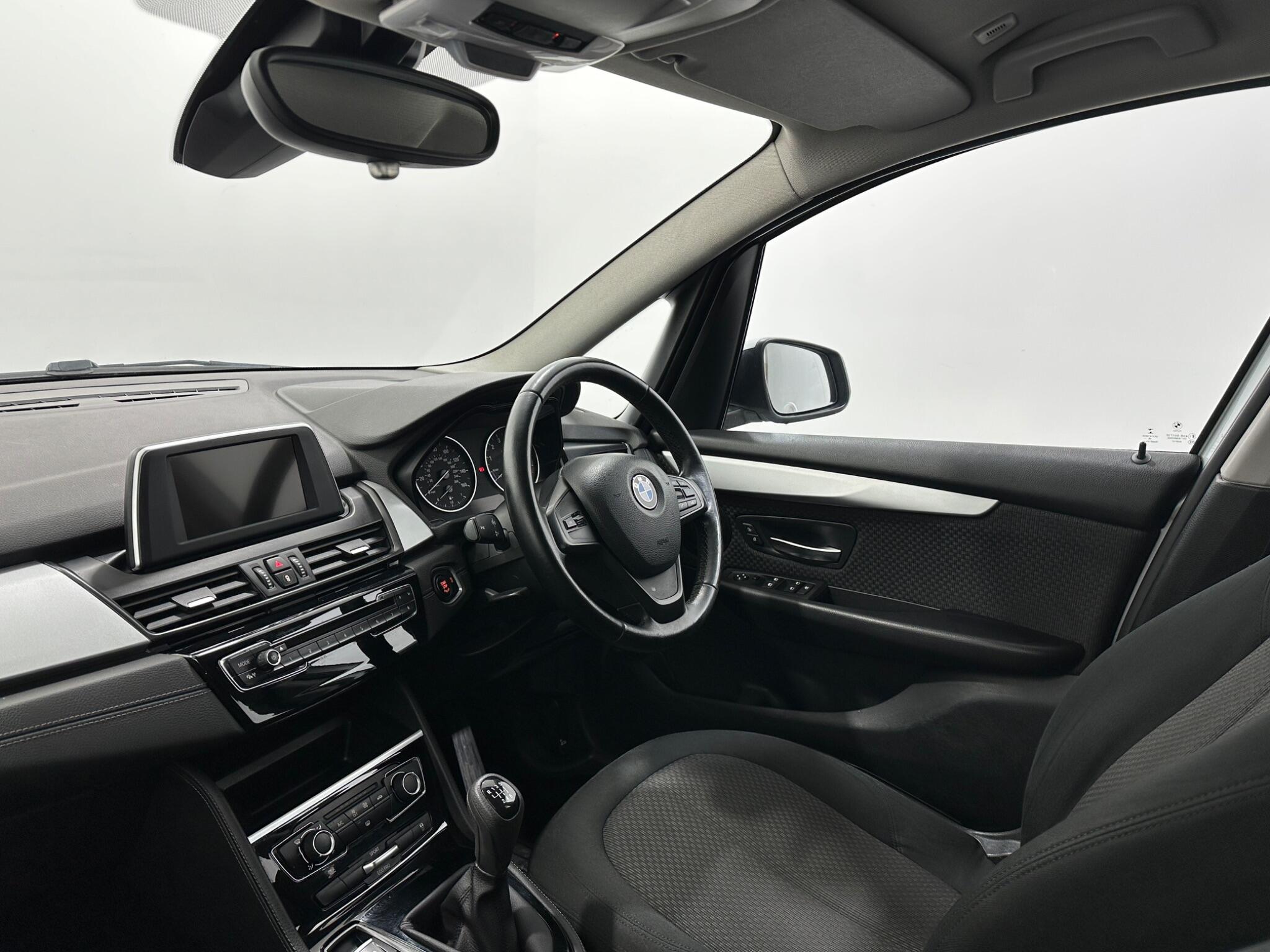 BMW 2 Series view 30
