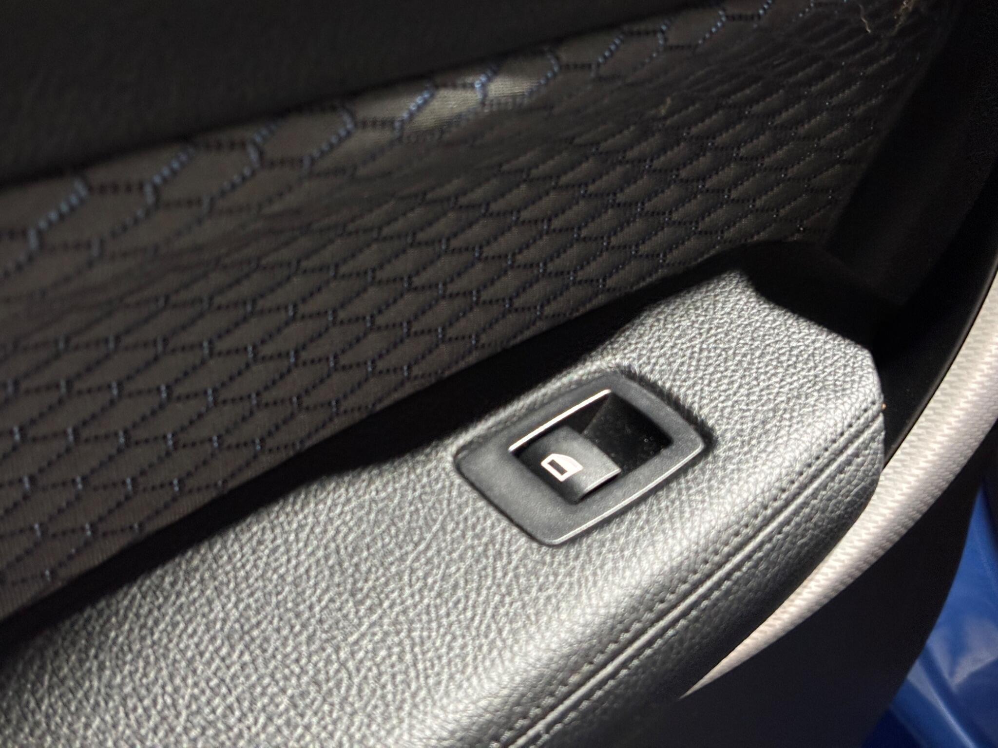 BMW 1 Series view 13