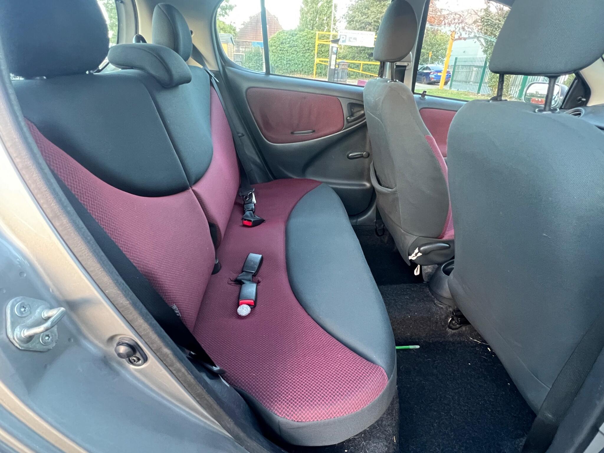 Toyota Yaris view 19