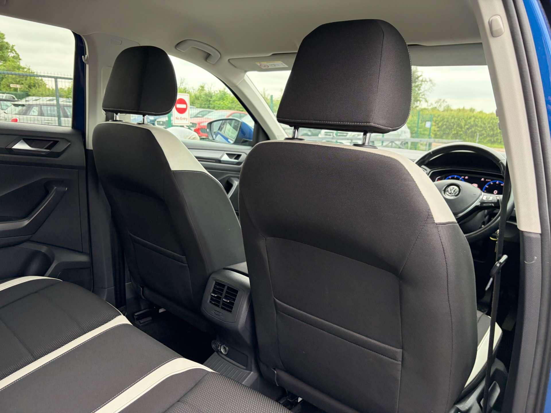 Volkswagen T-Roc view 30