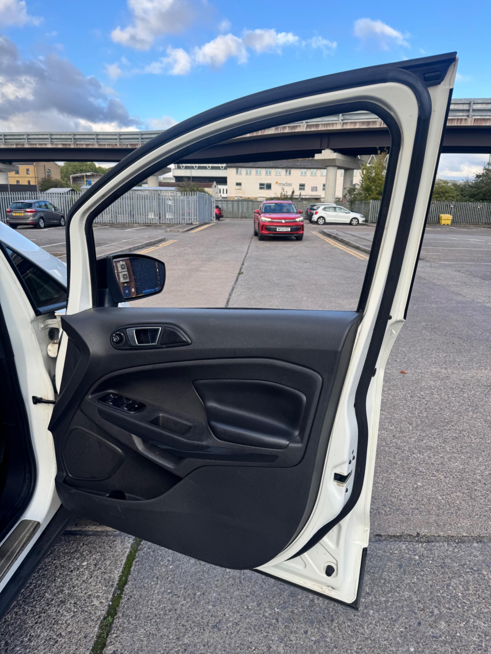 Ford Ecosport view 34