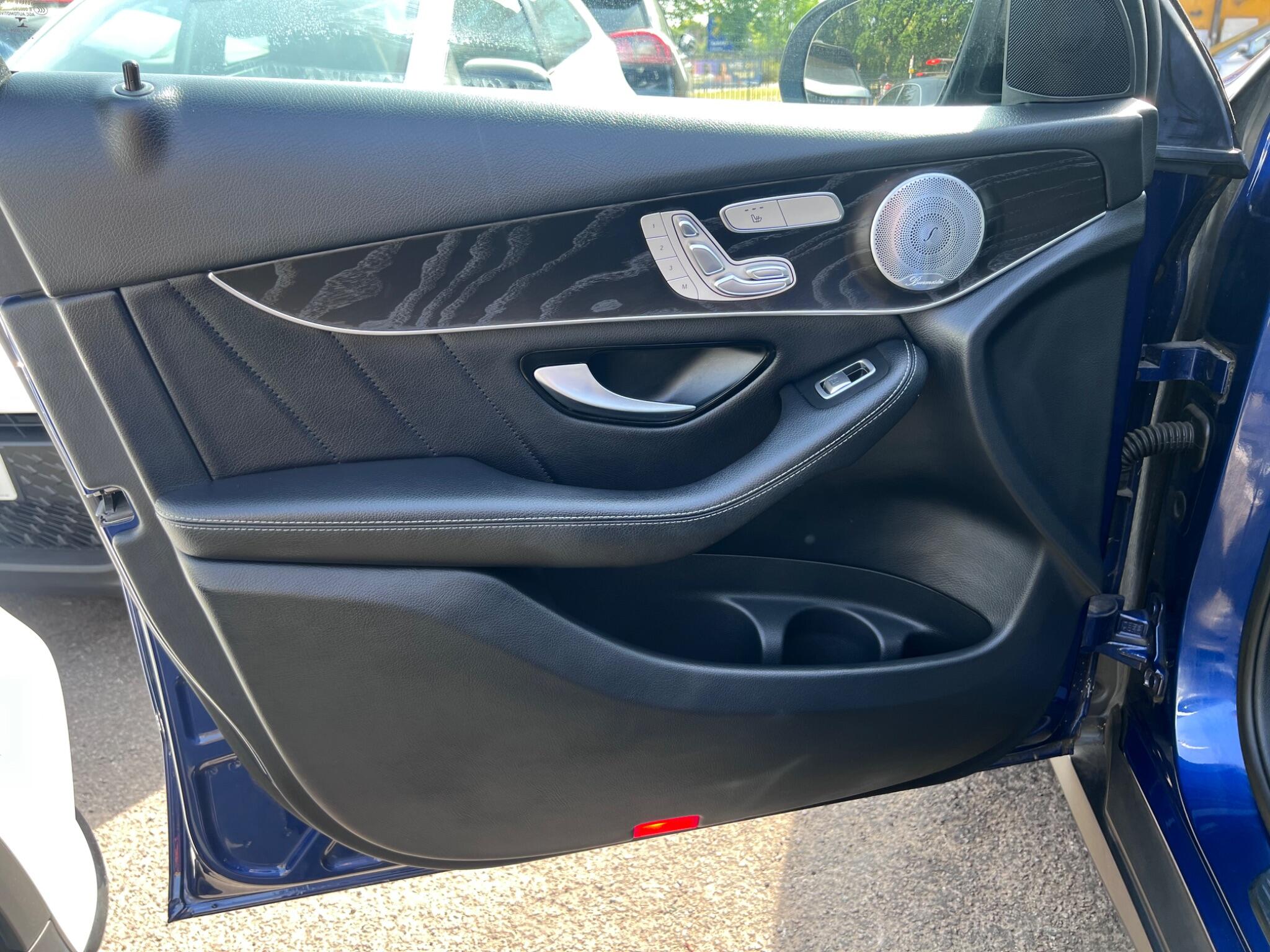 Mercedes-Benz GLC view 35