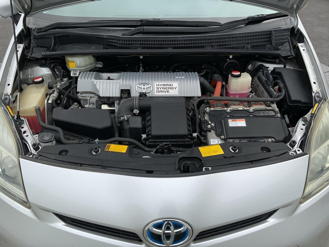 Toyota Prius view 18