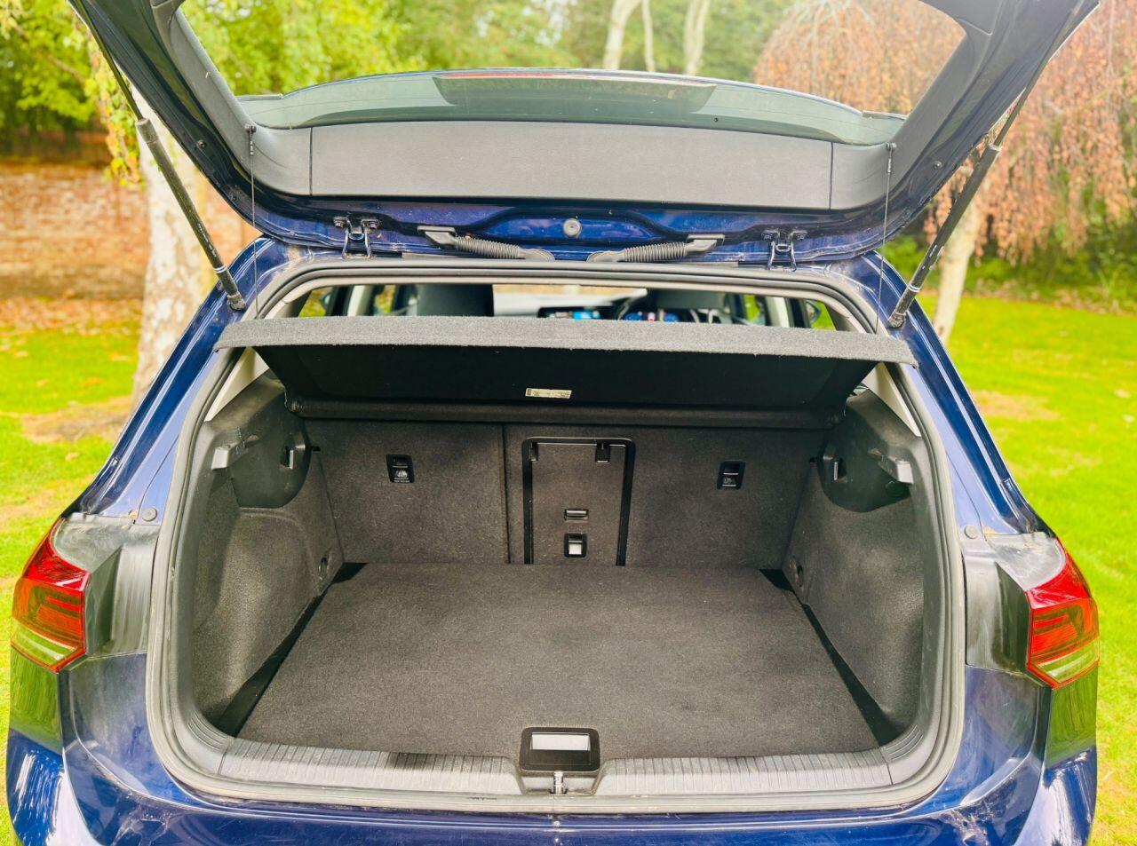 Volkswagen Golf view 10