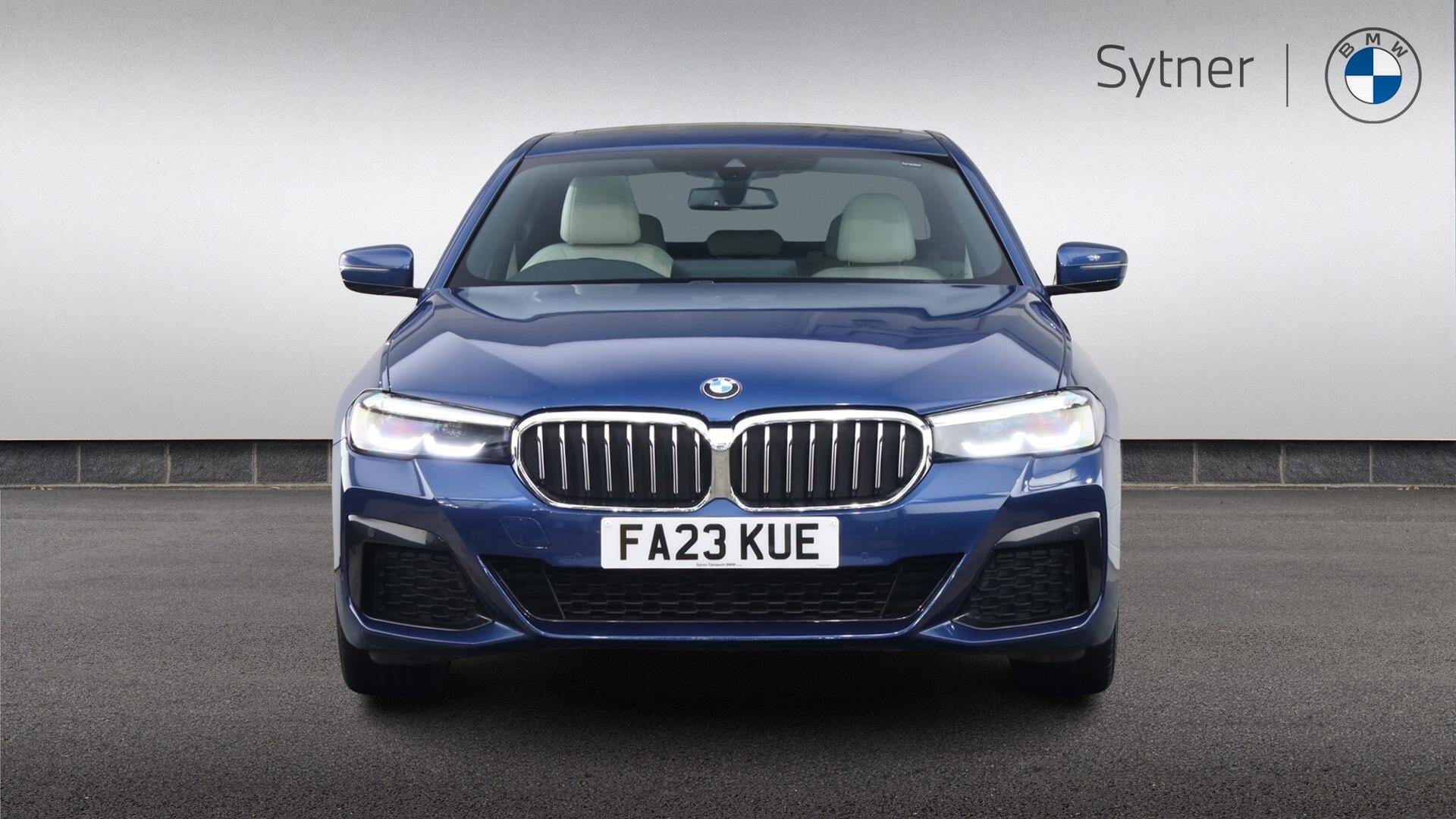 BMW 5 Series view 16
