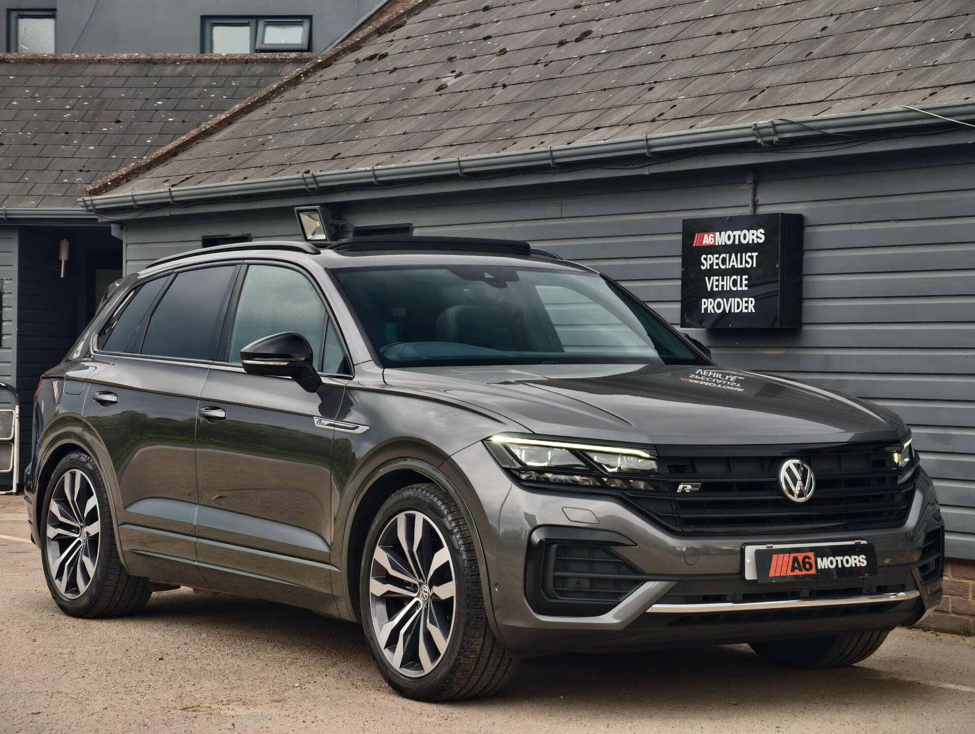 Volkswagen Touareg view 13