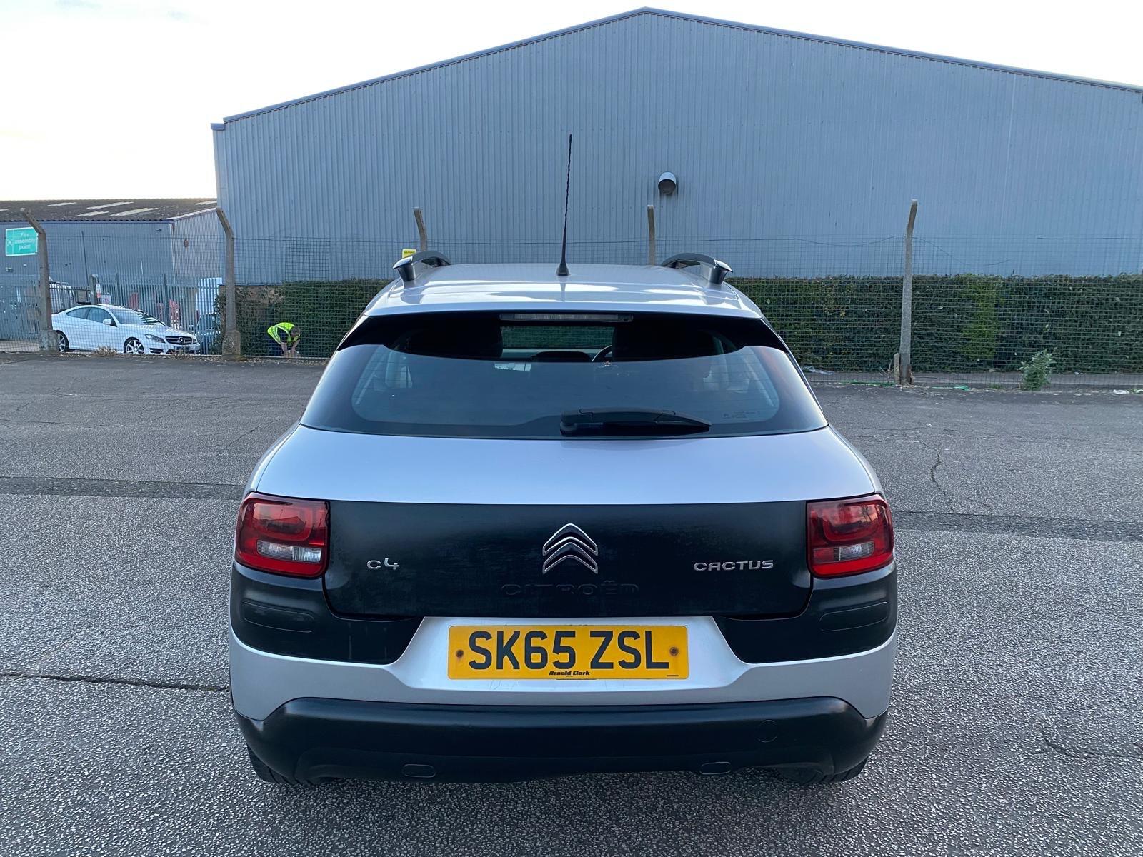 Citroen C4 Cactus view 8