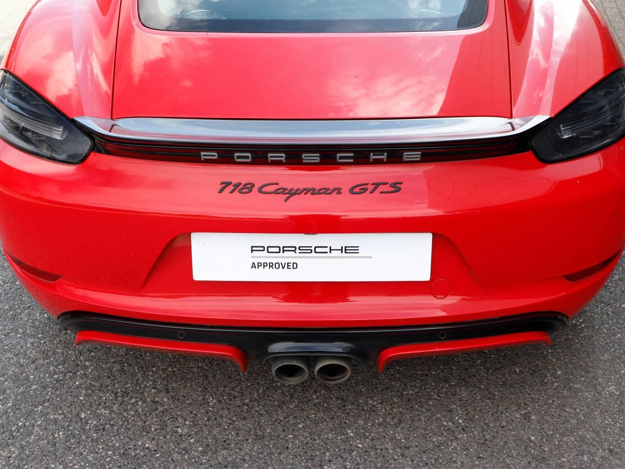 Porsche Cayman view 12