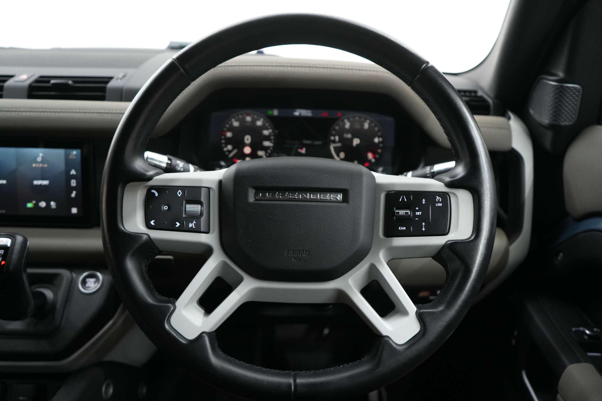 Land Rover Defender view 43