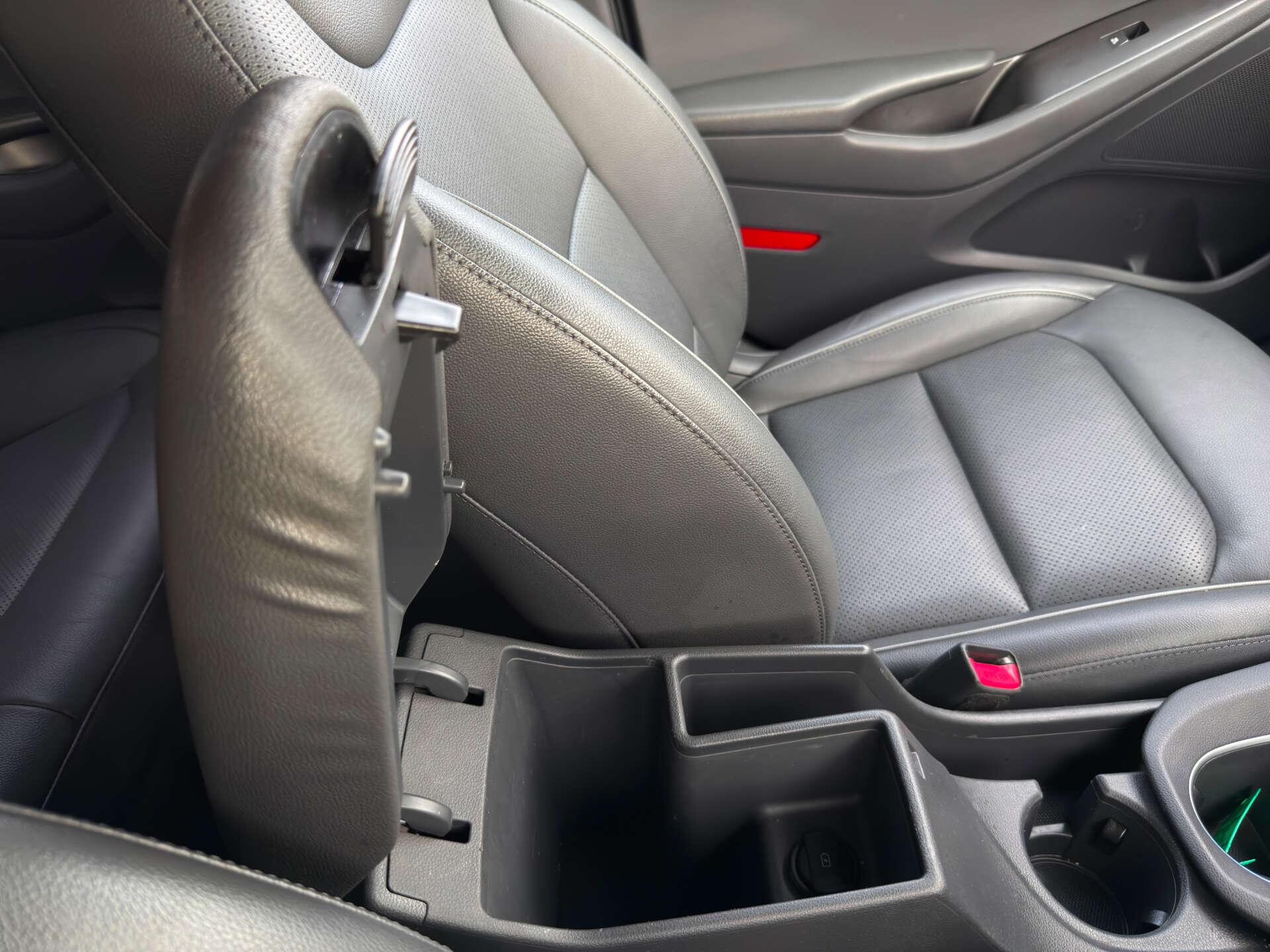 Hyundai Ioniq view 61