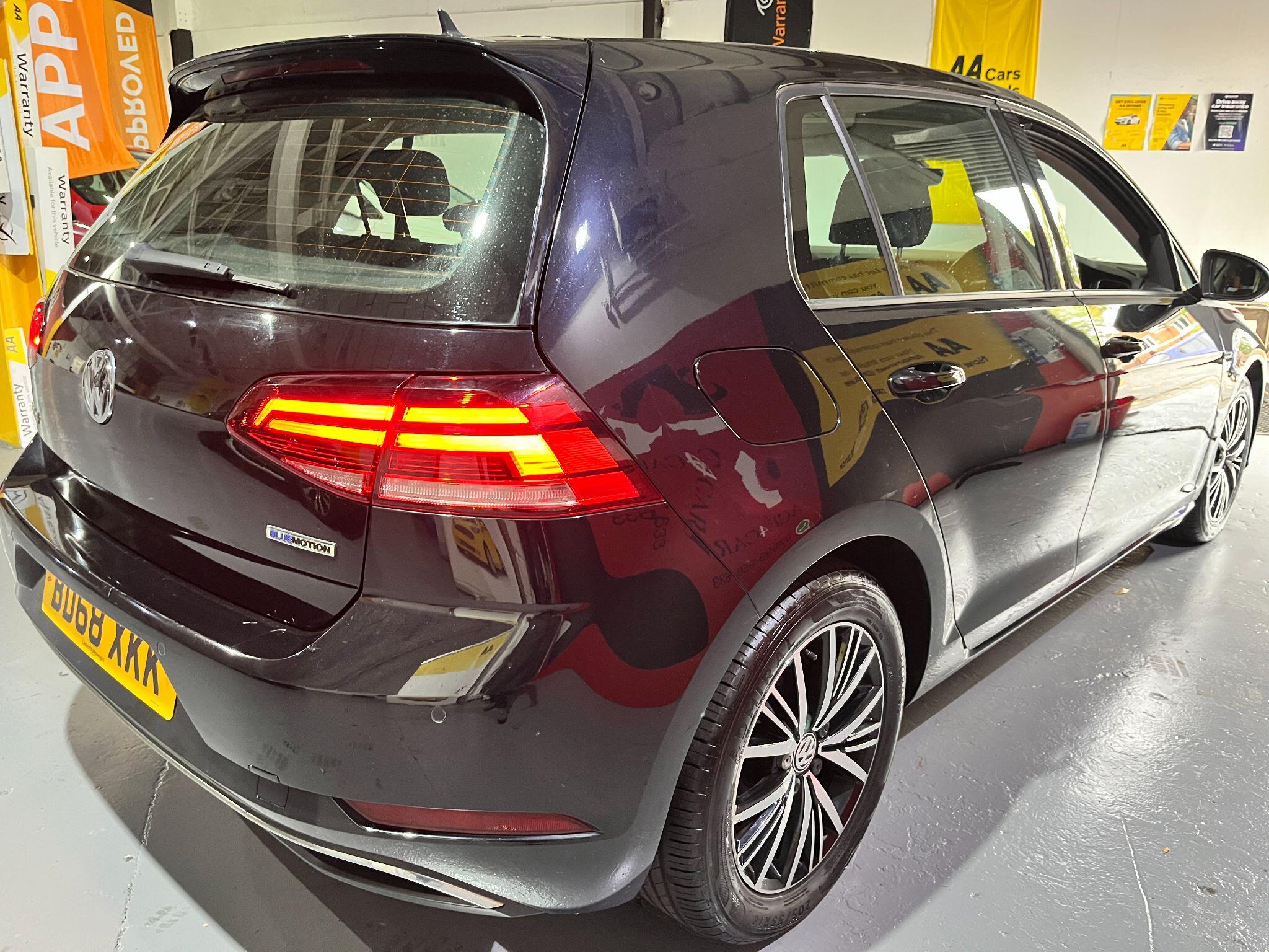 Volkswagen Golf view 8
