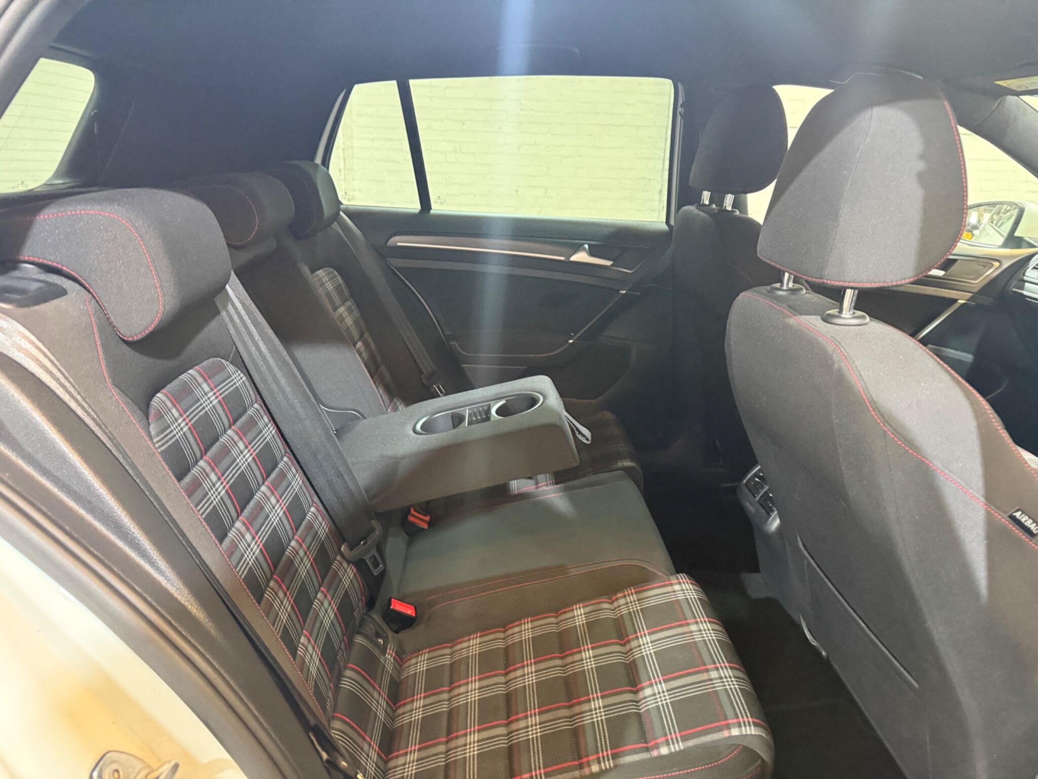 Volkswagen Golf view 22