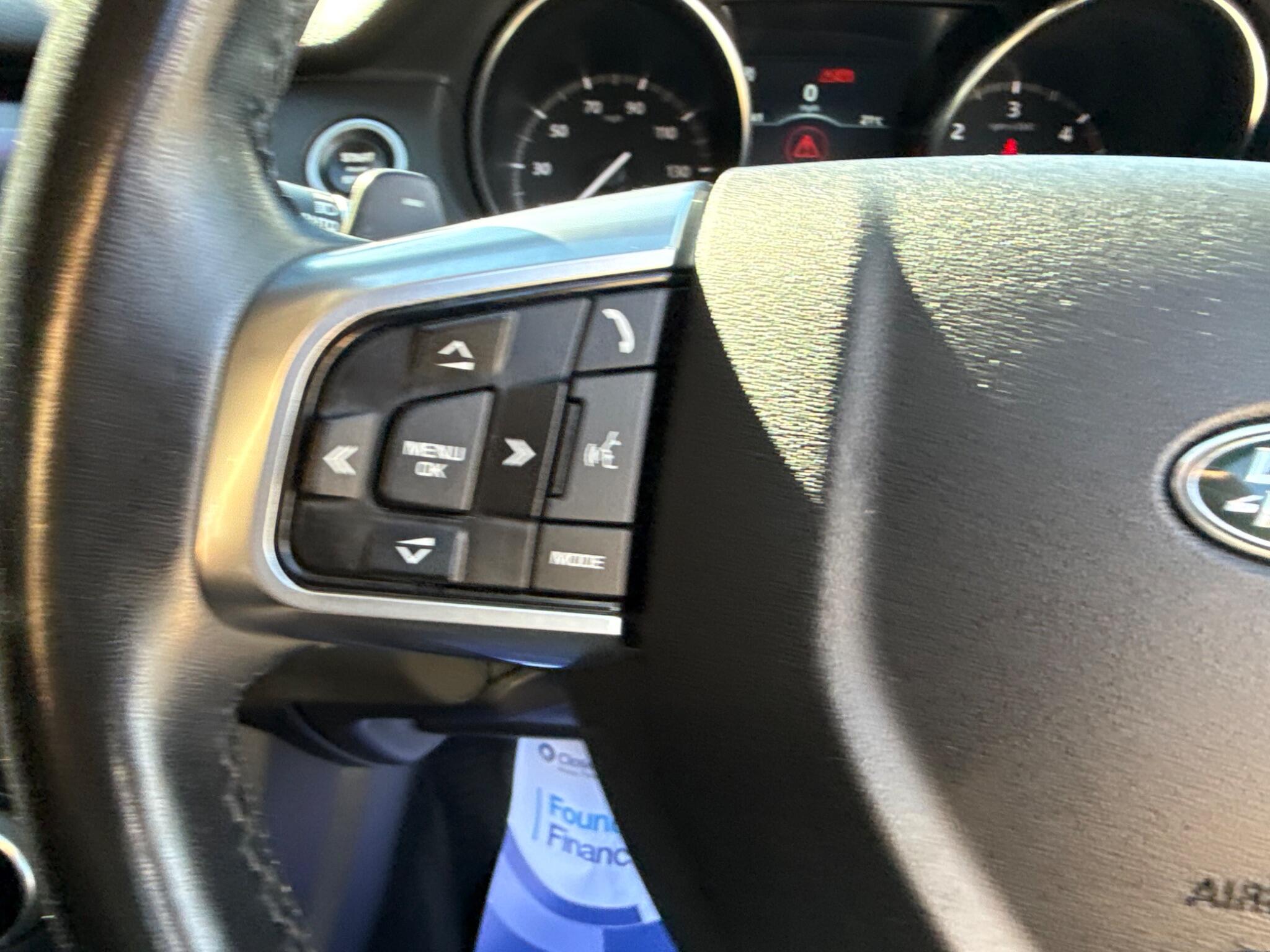 Land Rover Discovery Sport view 29