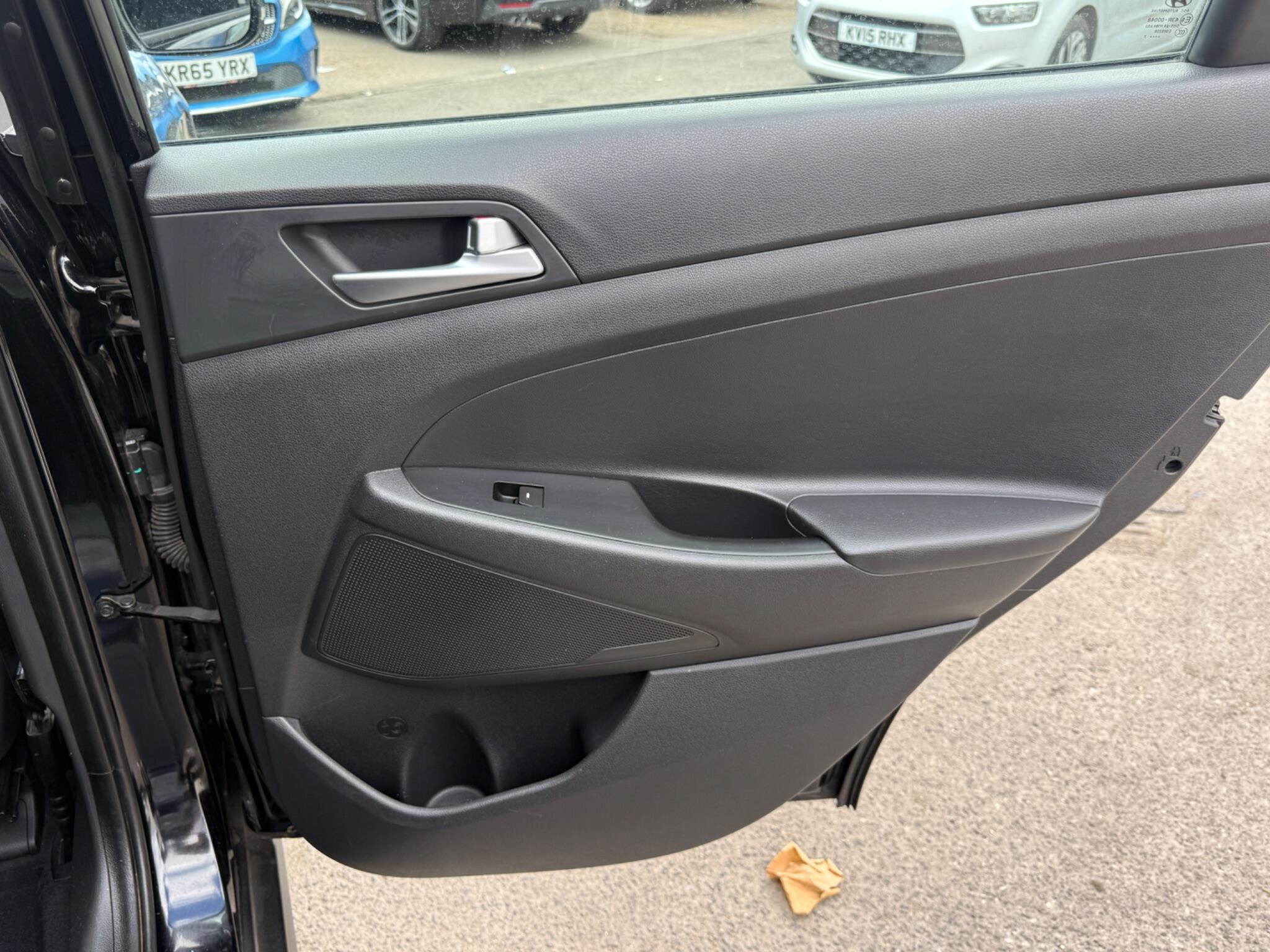 Hyundai TUCSON - Image 38