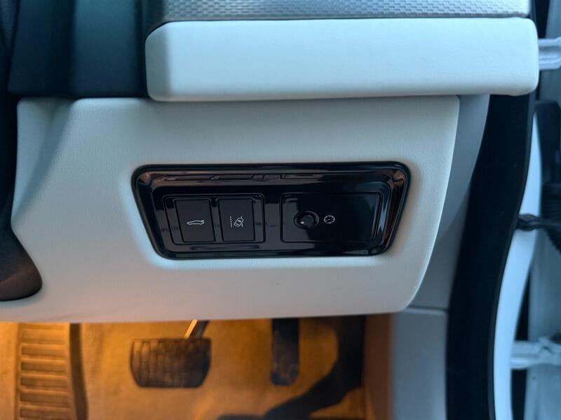 Jaguar XF view 54