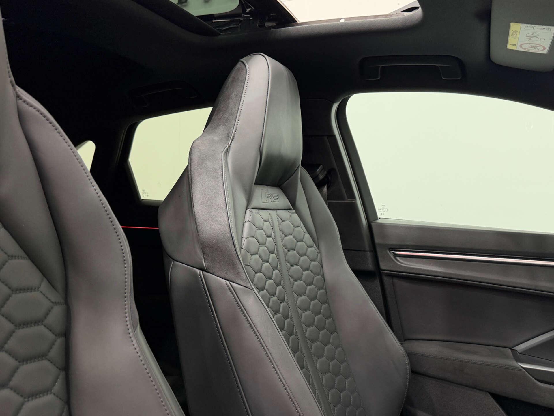 Audi RS Q3 view 40