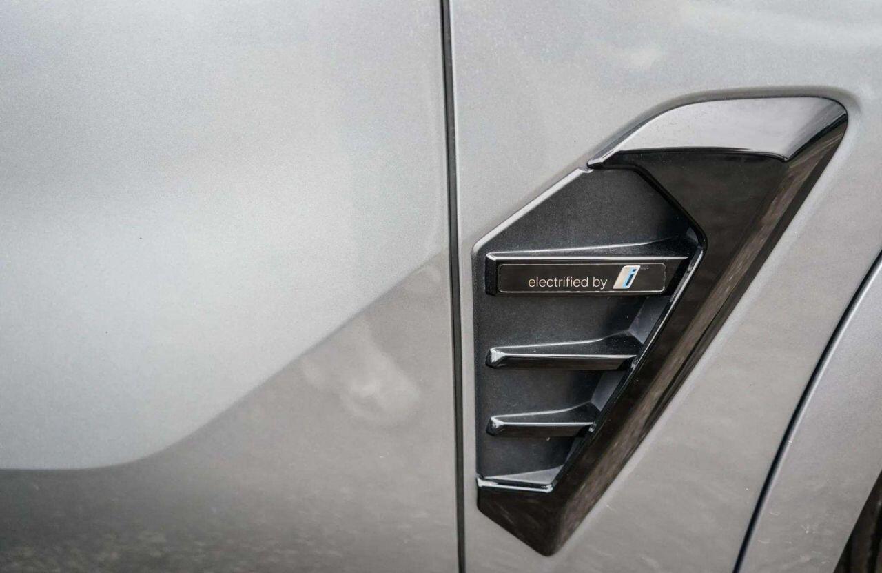 BMW X5 view 16