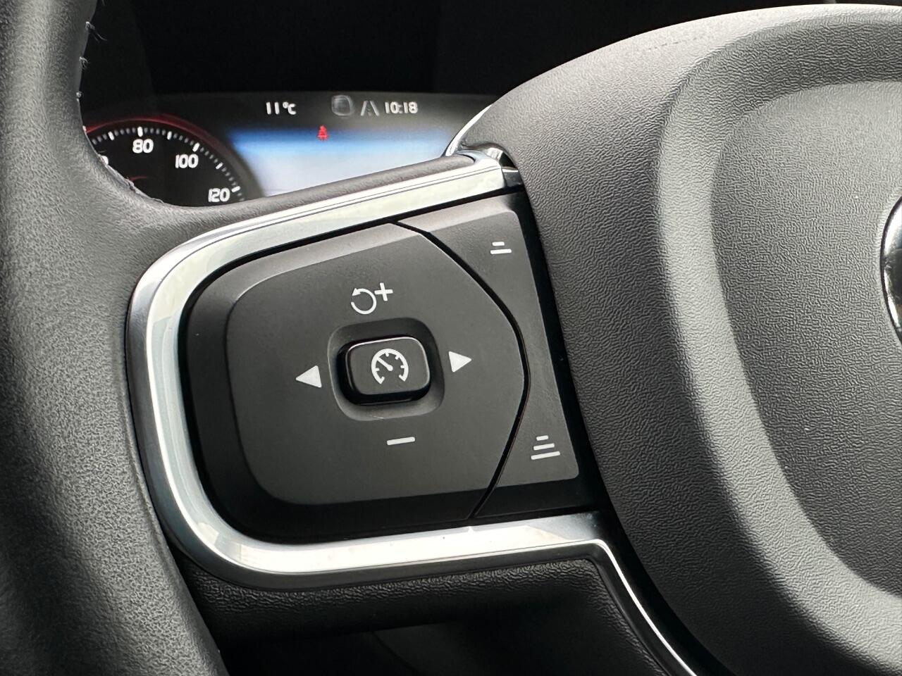 Volvo XC60 view 22