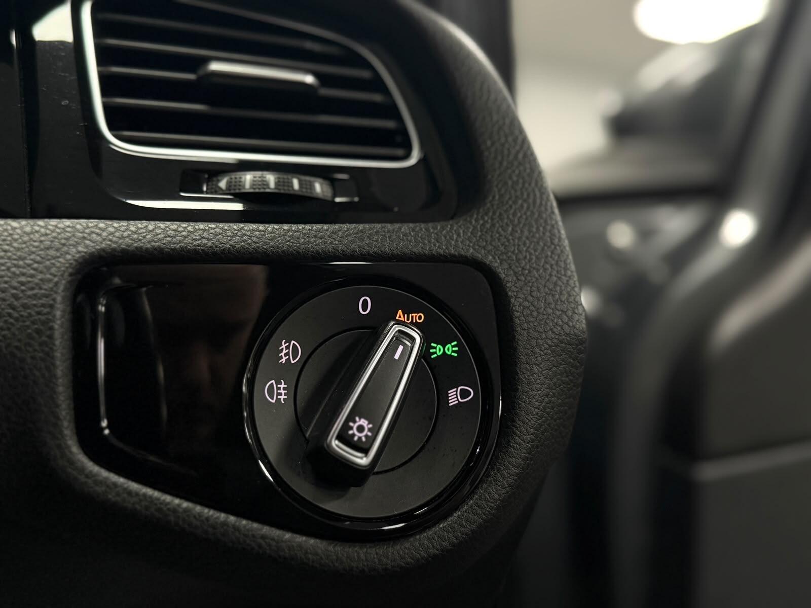 Volkswagen Golf view 25