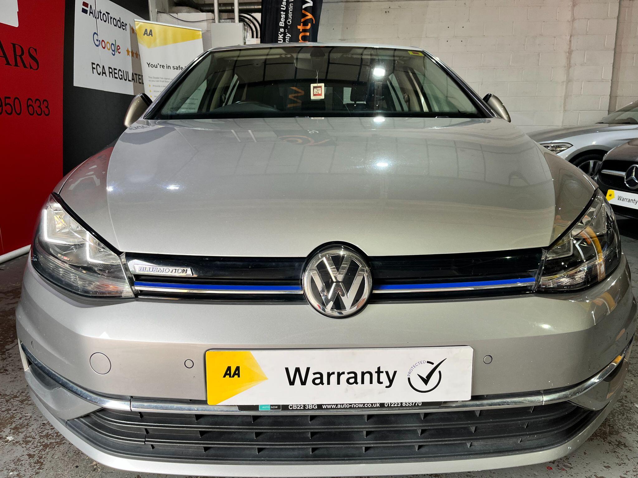 Volkswagen Golf view 4