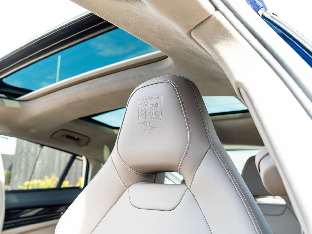 Porsche Panamera view 26