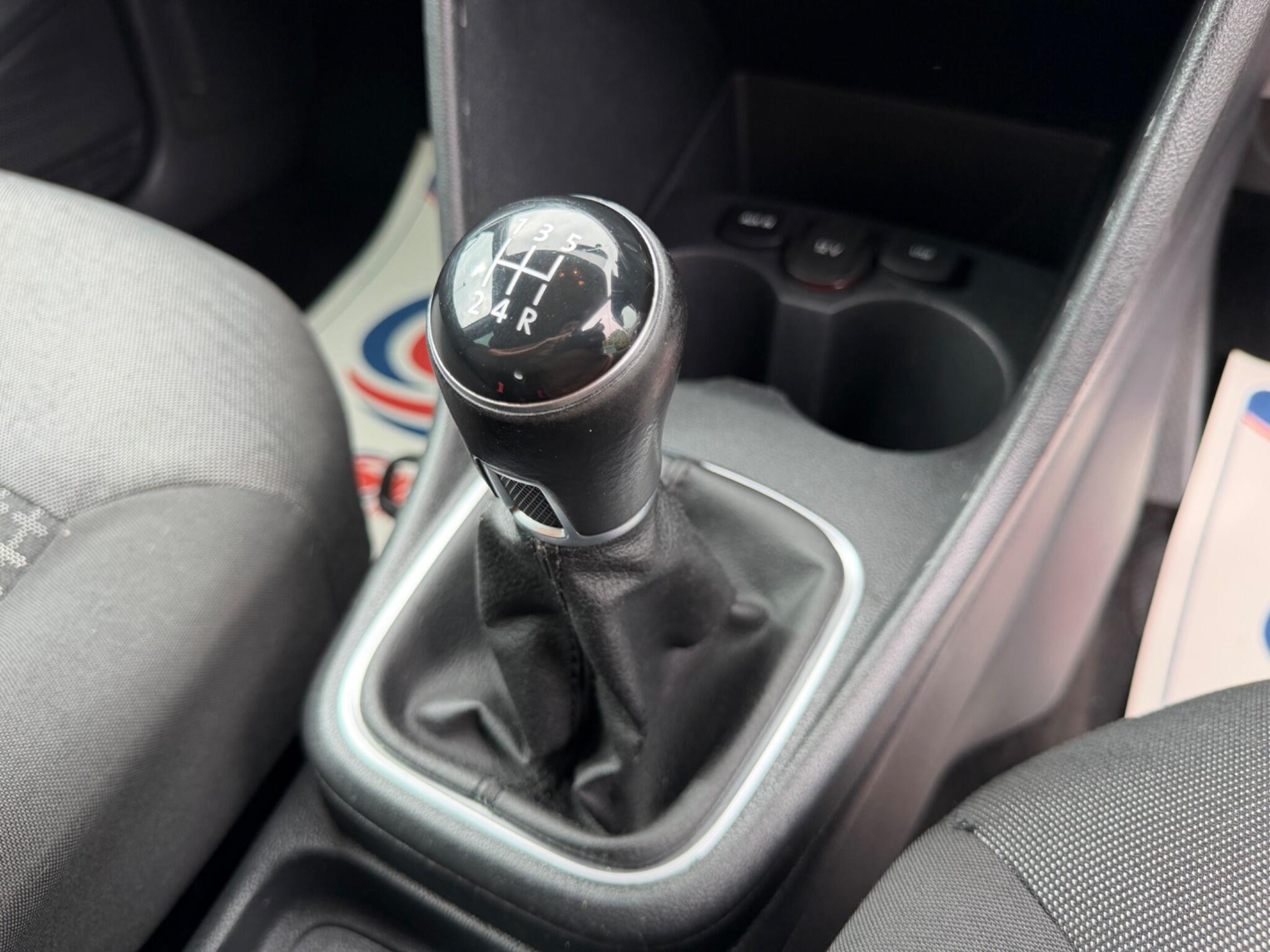 Volkswagen Polo view 16