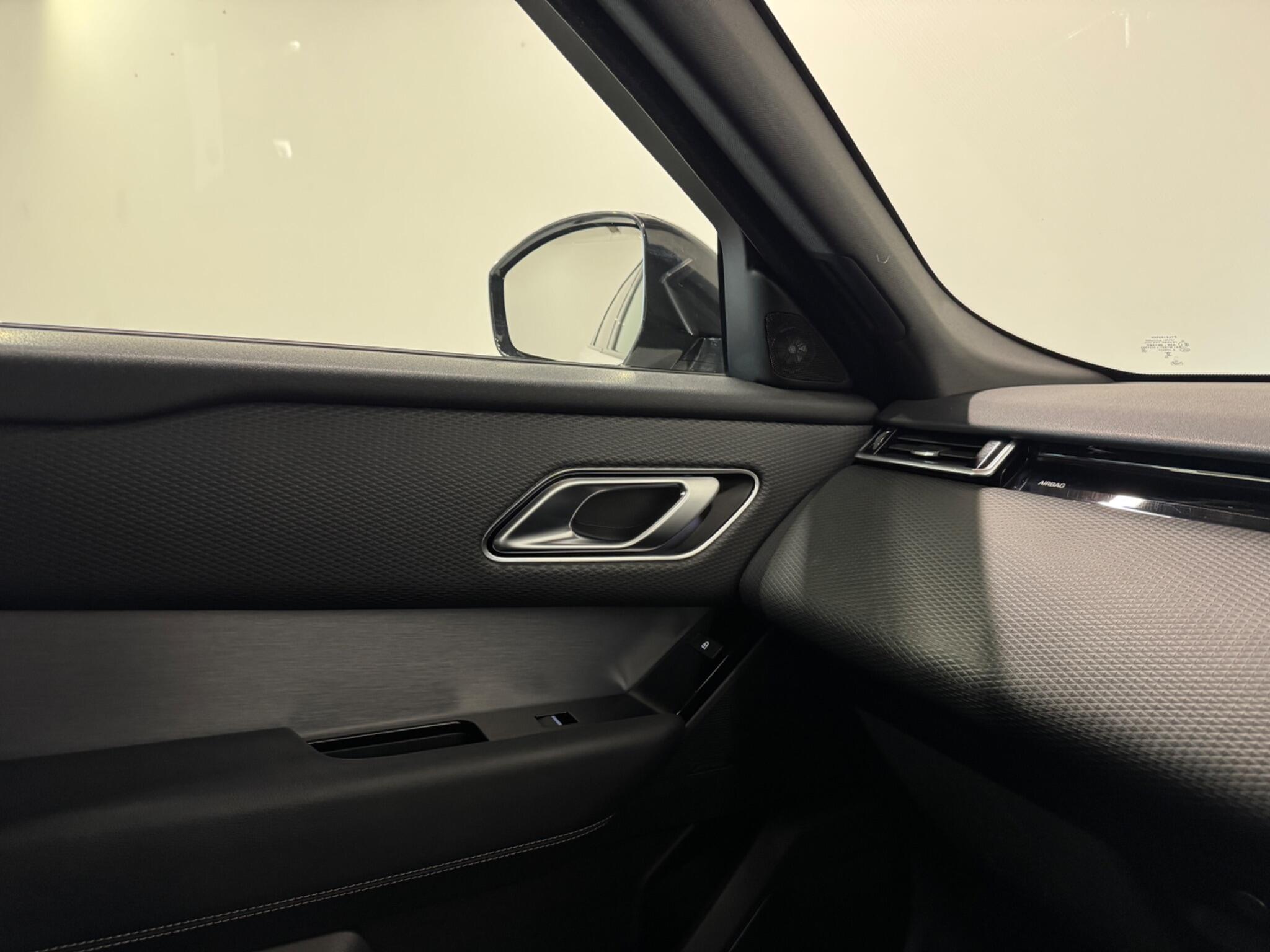 Land Rover Range Rover Velar view 25