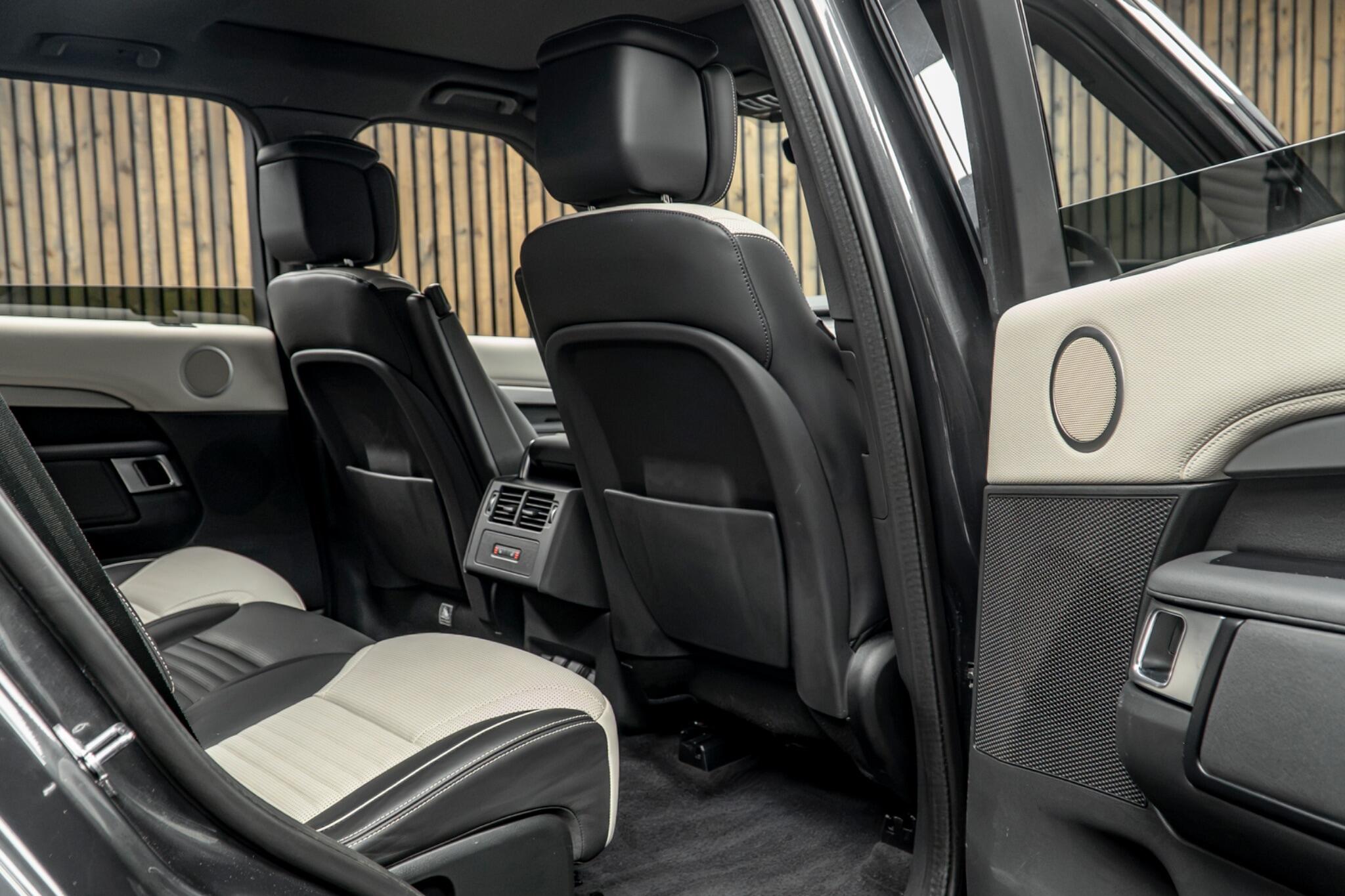 Land Rover Discovery view 45