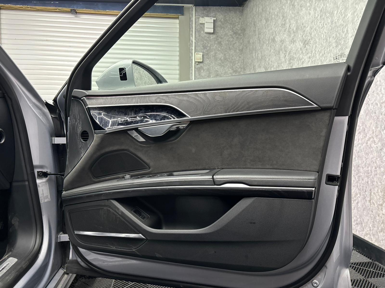 Audi A8 view 15