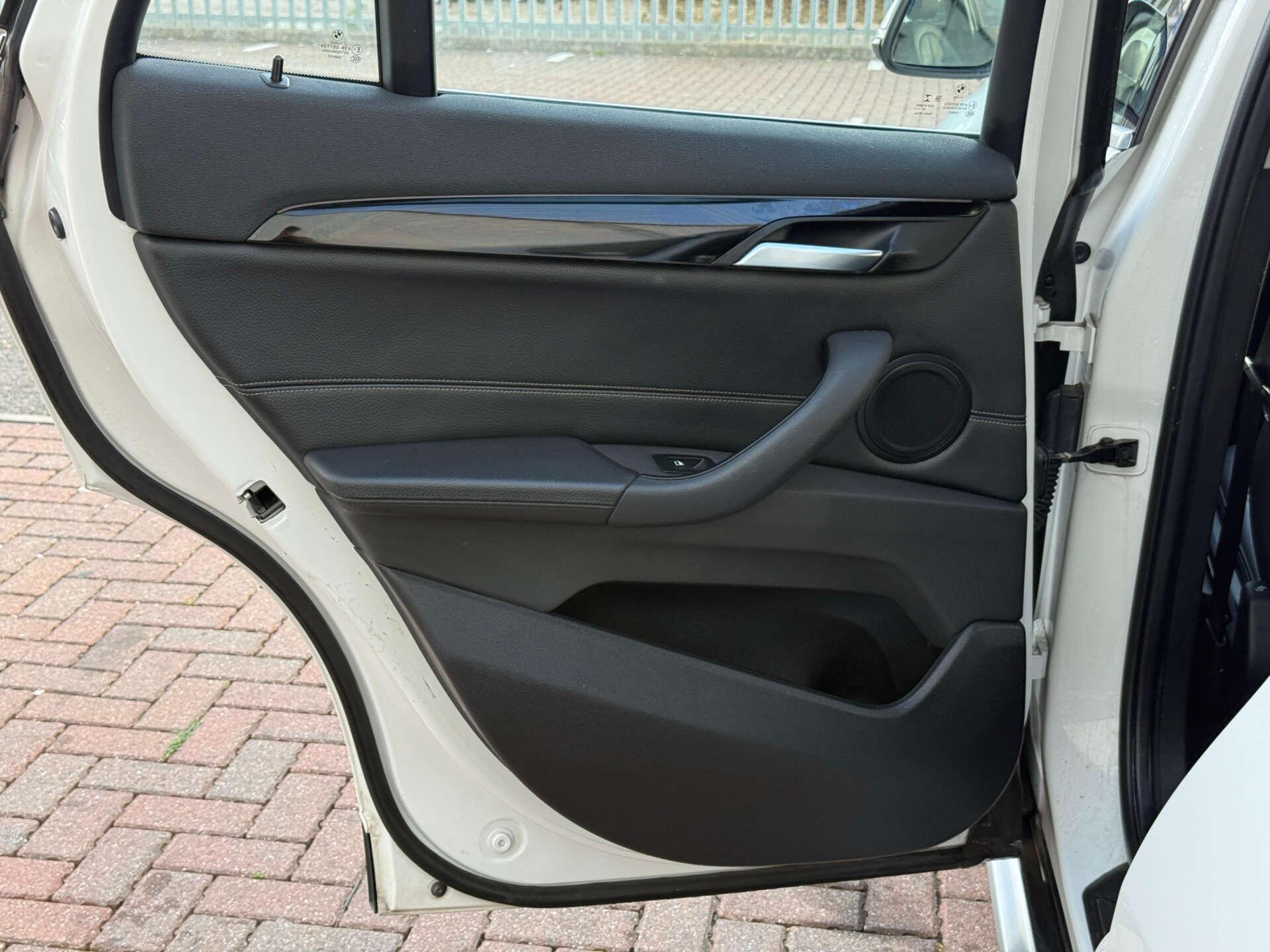 BMW X1 view 30