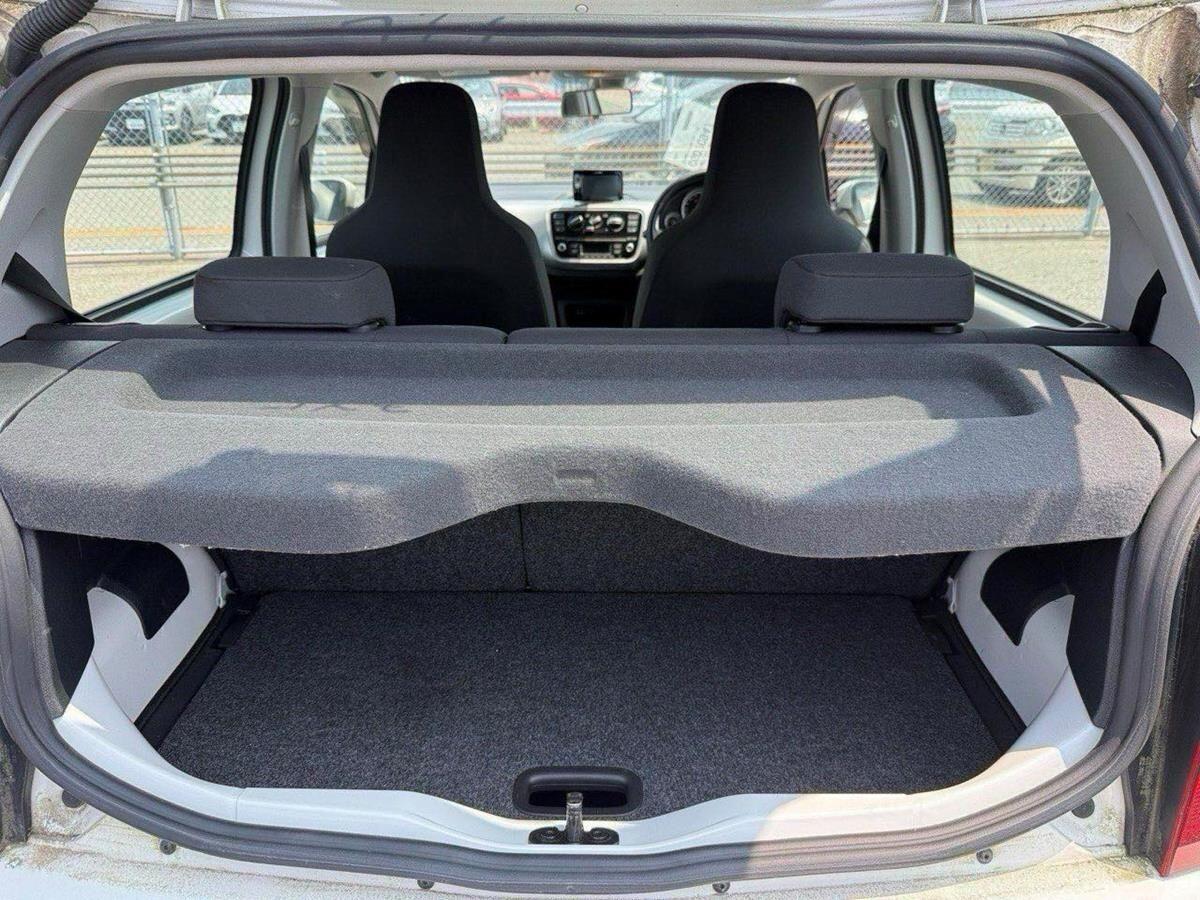 Volkswagen Up! view 10