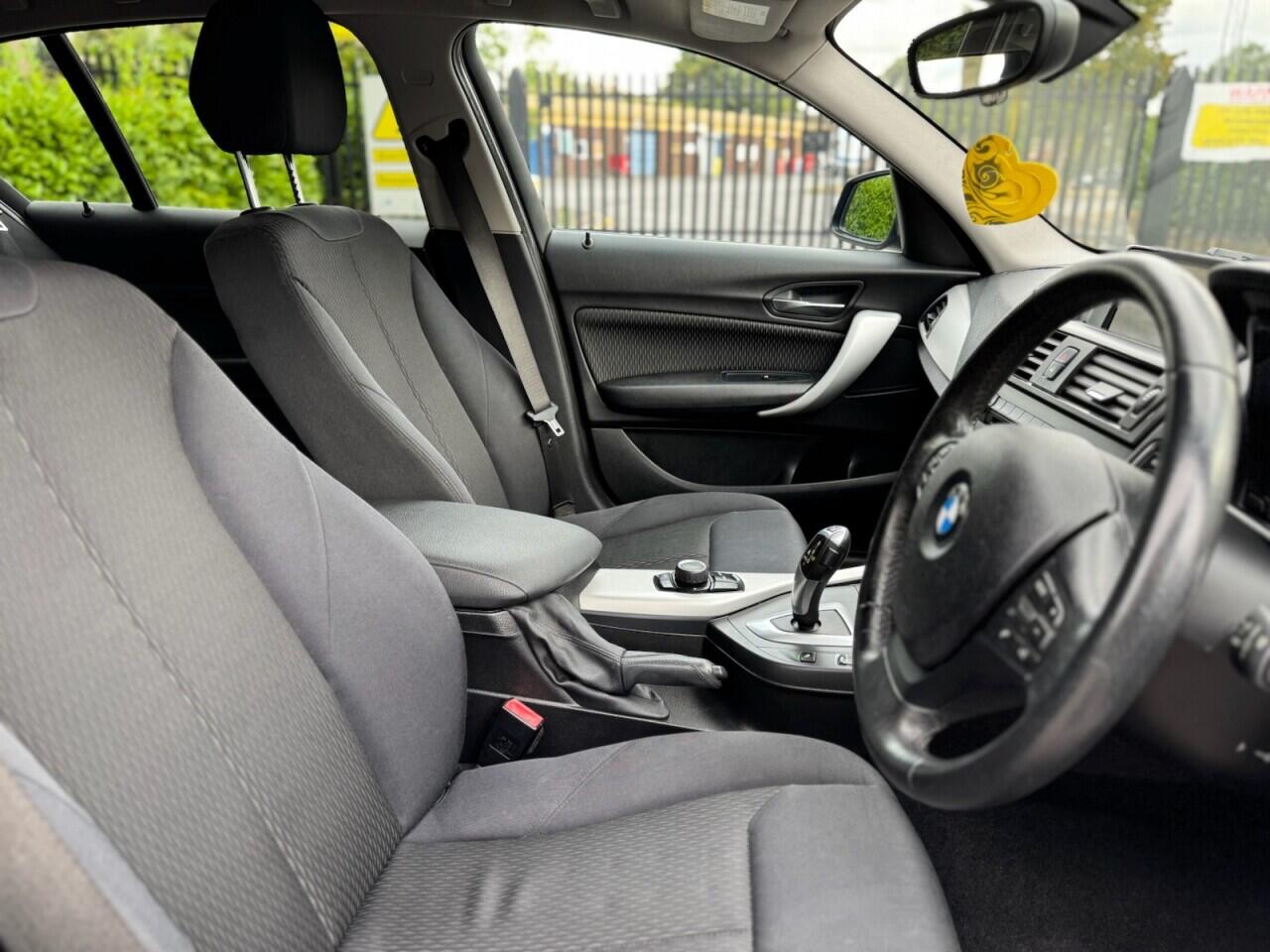 BMW 1 Series view 23