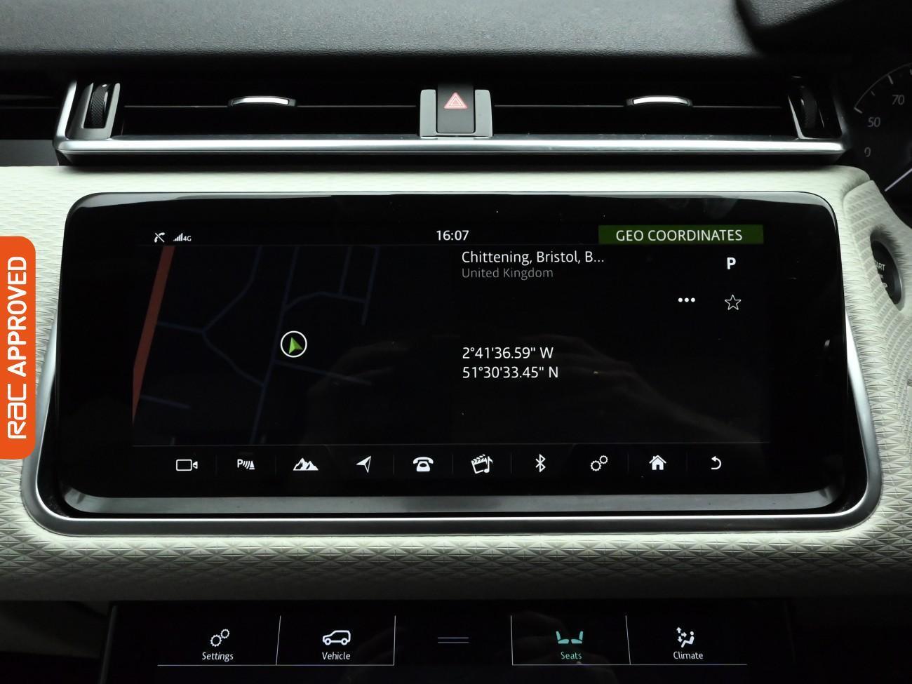 Land Rover Range Rover Velar view 18